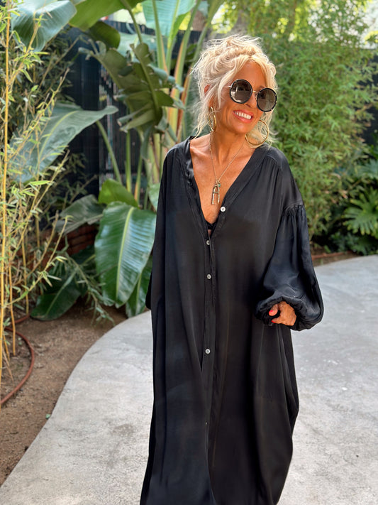 VESTIDO CON BOTONES NEGRO