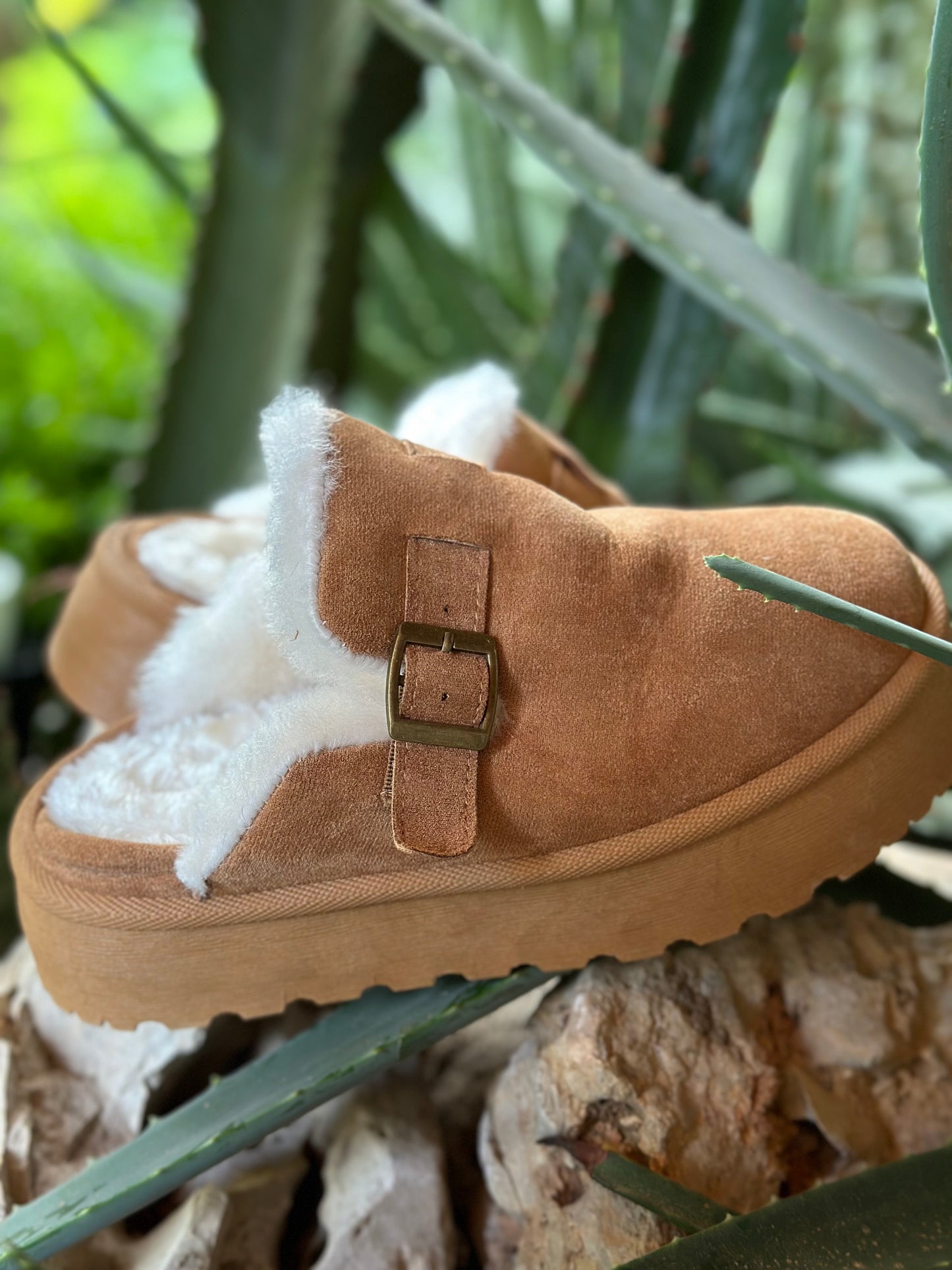 ZUECOS PELO SINTÉTICO CAMEL