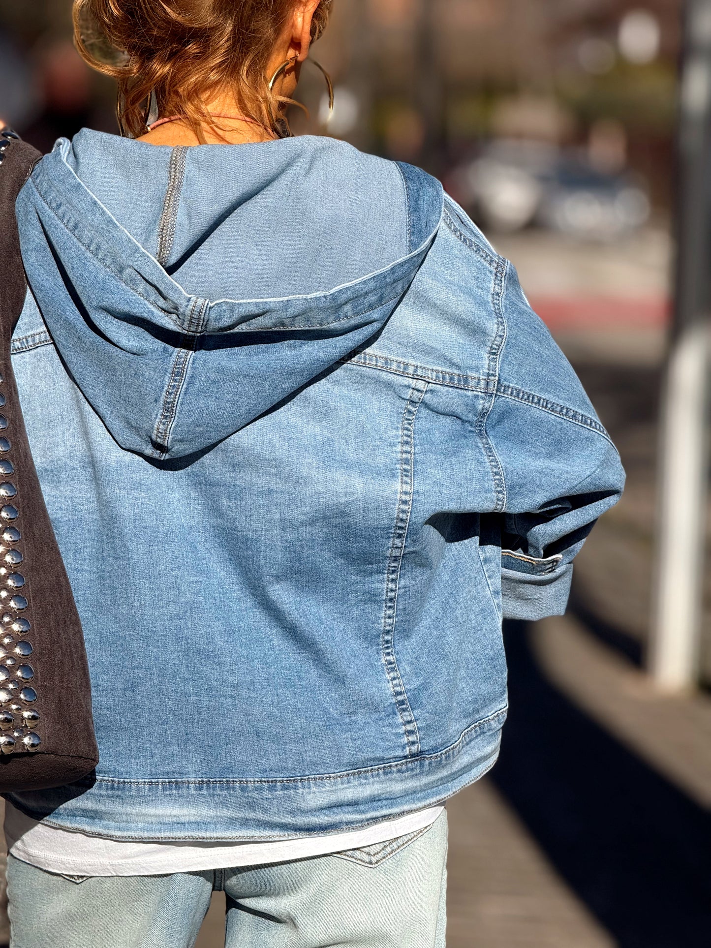 CAZADORA CON CAPUCHA ALEX TEJANO