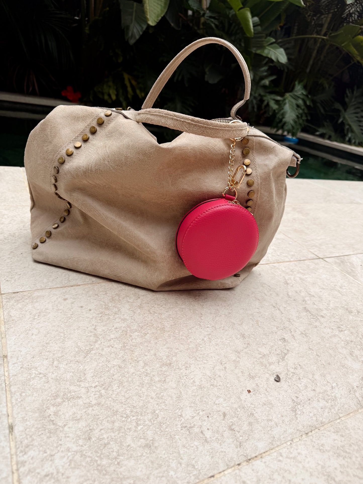 MONEDERO-LLAVERO REDONDO POLIPIEL MULTICOLOR