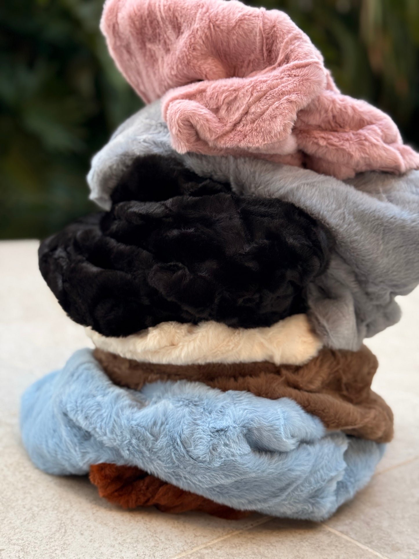 CUELLO DE PELO SINTÉTICO MULTICOLOR