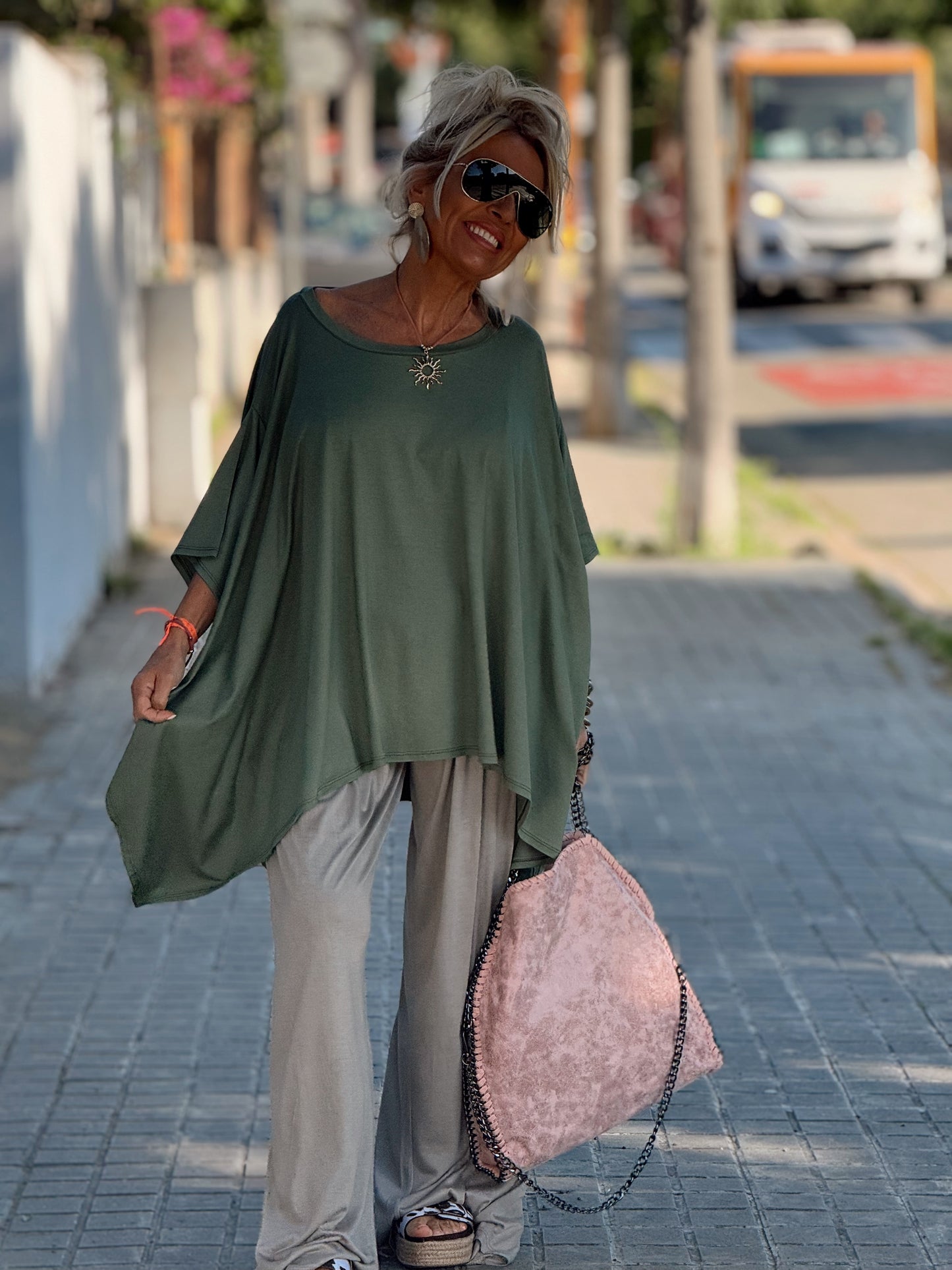 CONJUNTO OVERSIZE JADE TOPO-KAKI