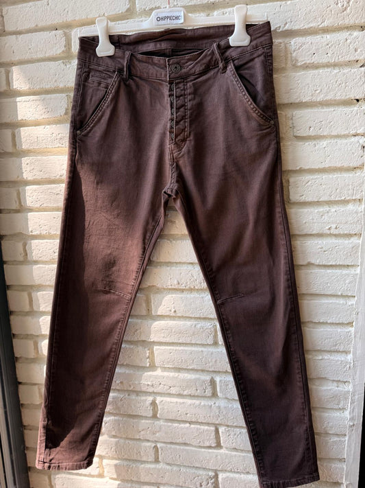 PANTALÓN BENI MARRÓN