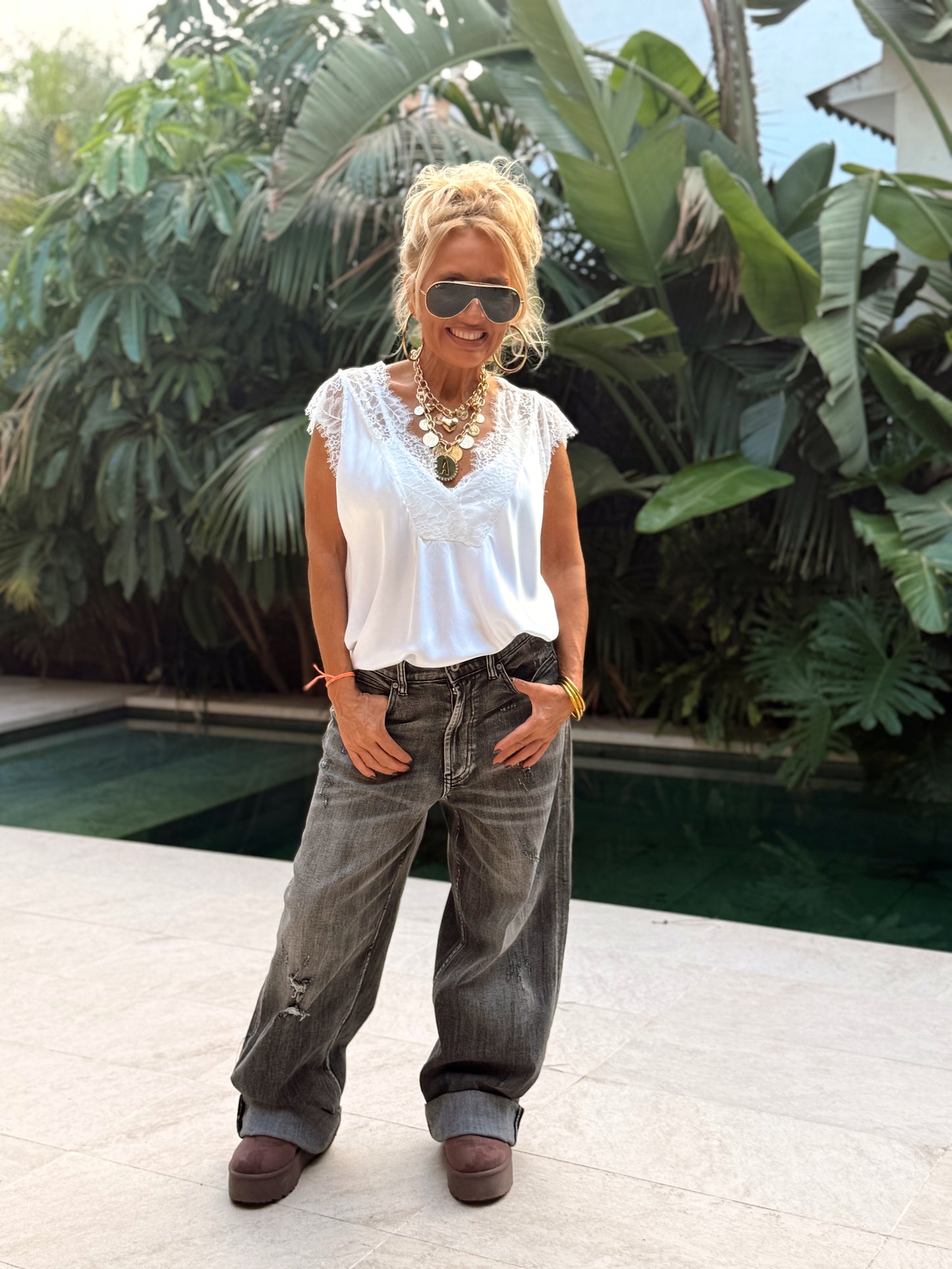 COLLAR CON INITIALE Y BRILLANTE BOHO DORADO