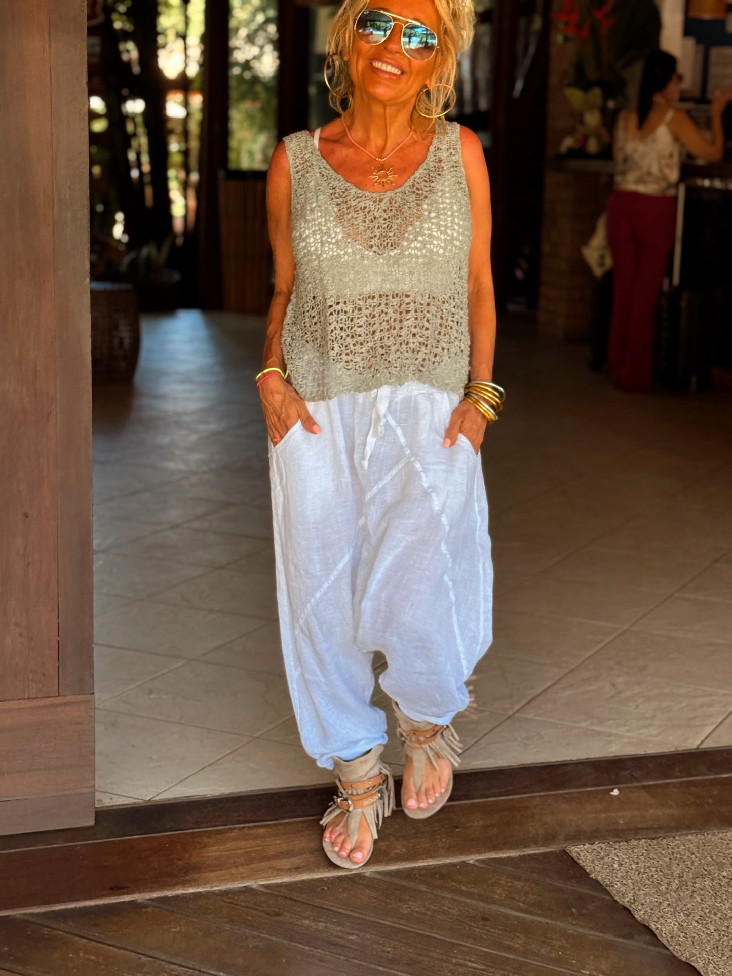 TOP AGUJEROS LUISA GRIS