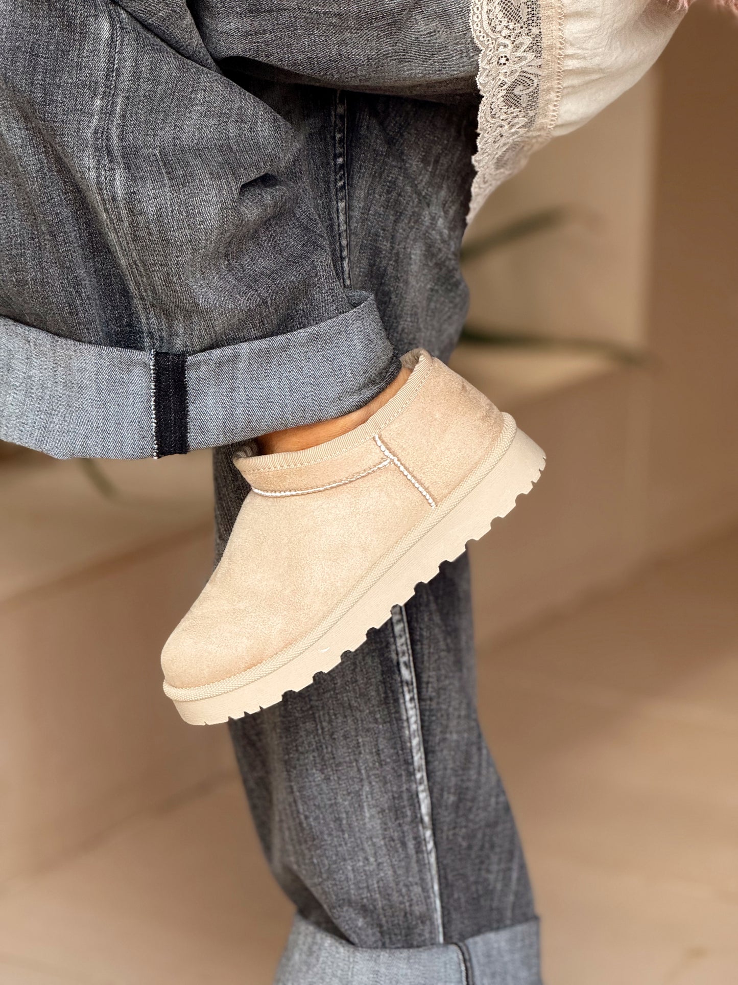 BOTAS MINI UGHY CRUDO