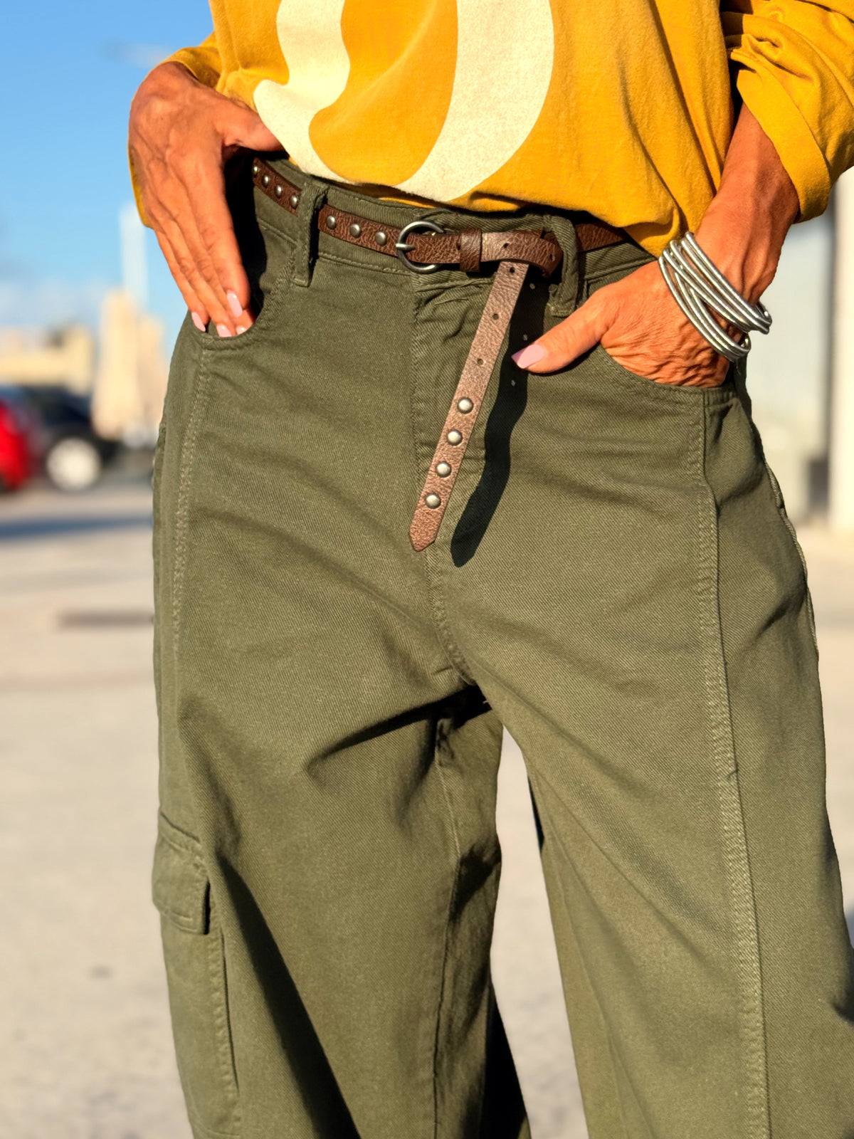 PANTALÓN CARGÓ CON CINTURÓN KAKI