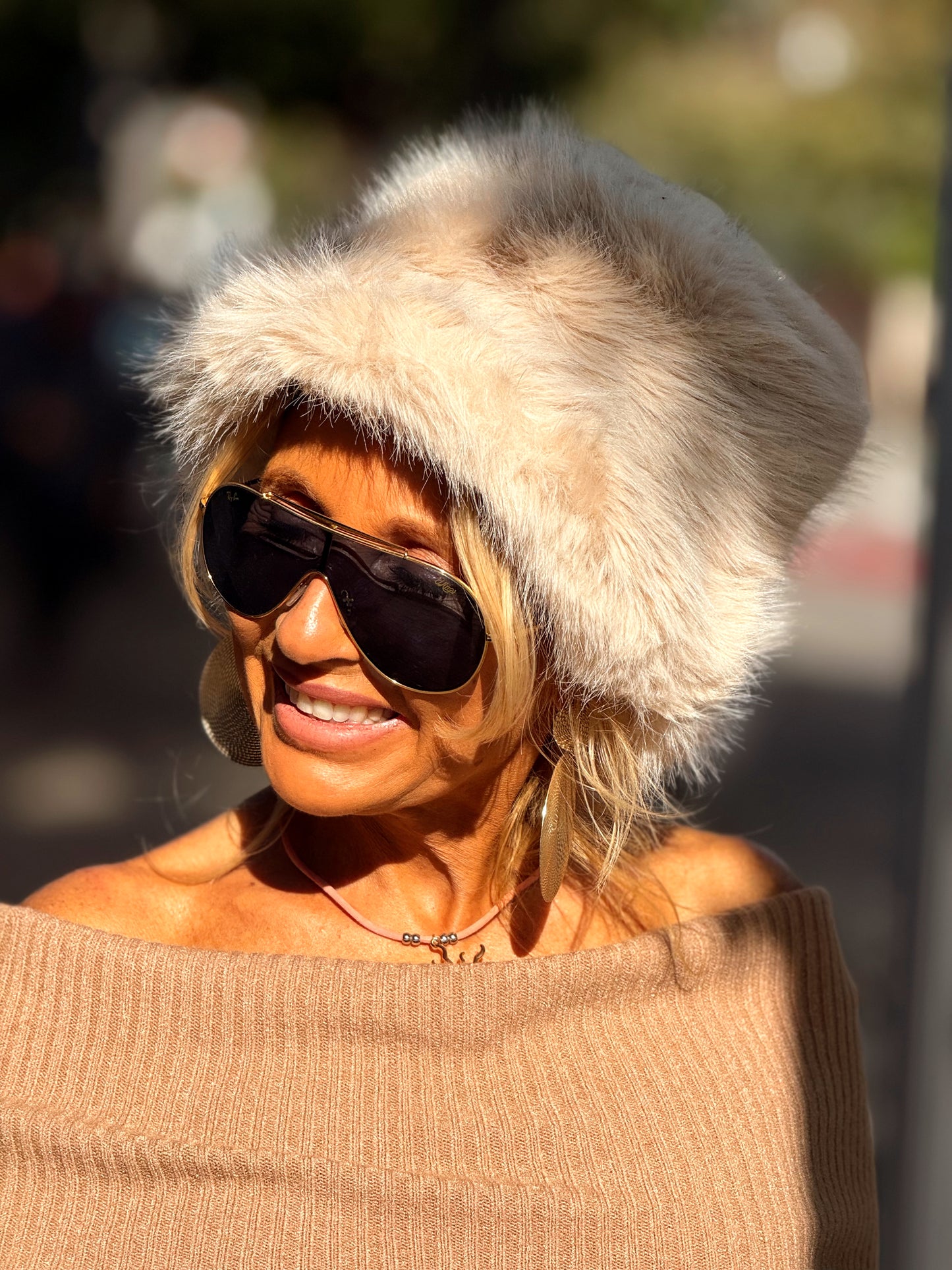 GORRO RUSO PELO SINTÉTICO BEIGE