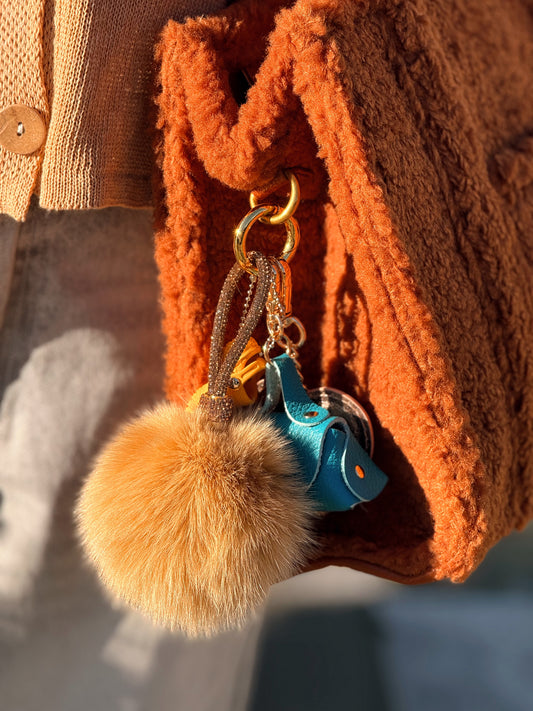 SET BAG CHARMS BOLA PELO CAMEL