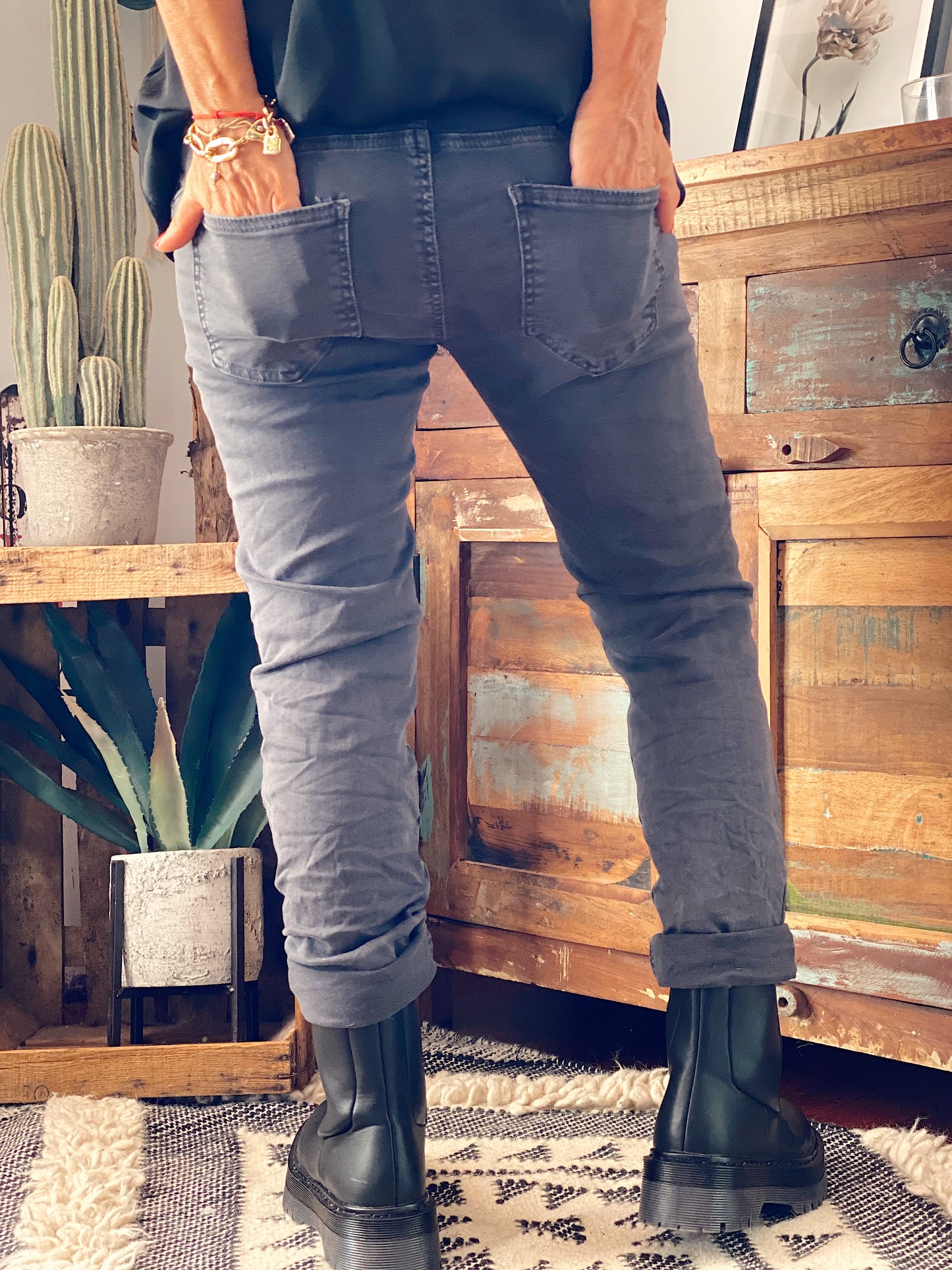 PANTALÓN BAGGY SHILA GRIS