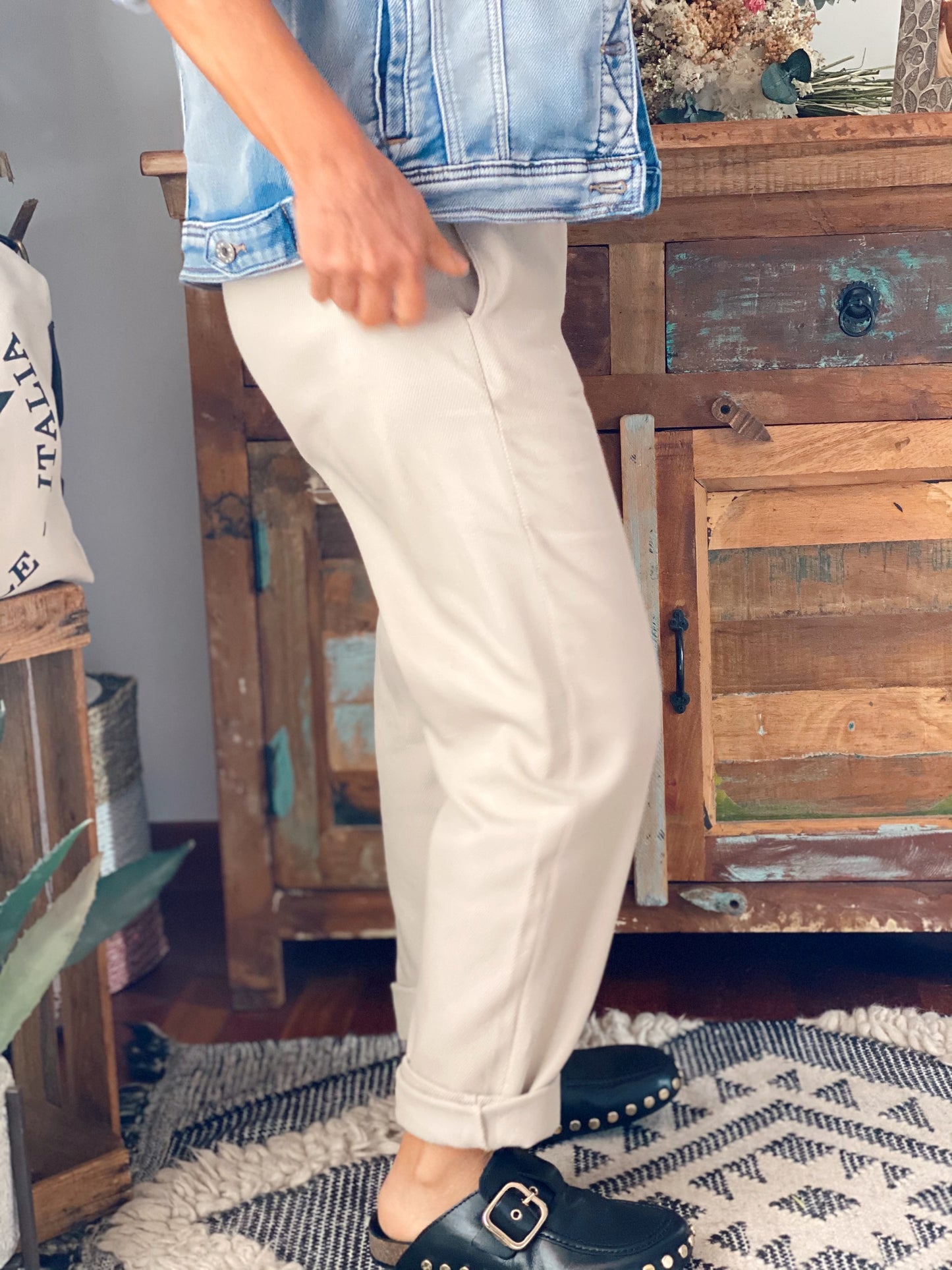 PANTALÓN CON CINTURÓN BEATRIZ BEIGE