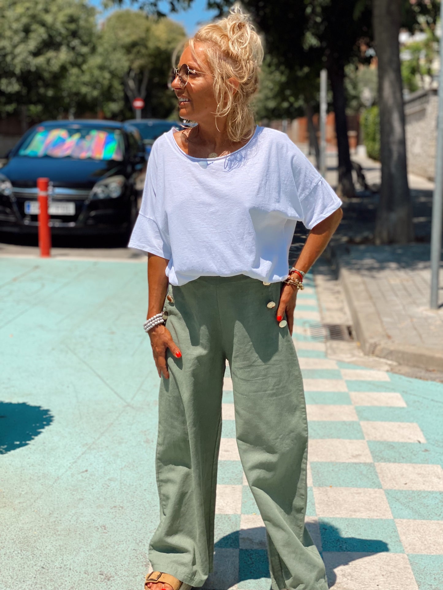 PANTALÓN CON BOTONES DORADOS ELISA VERDE