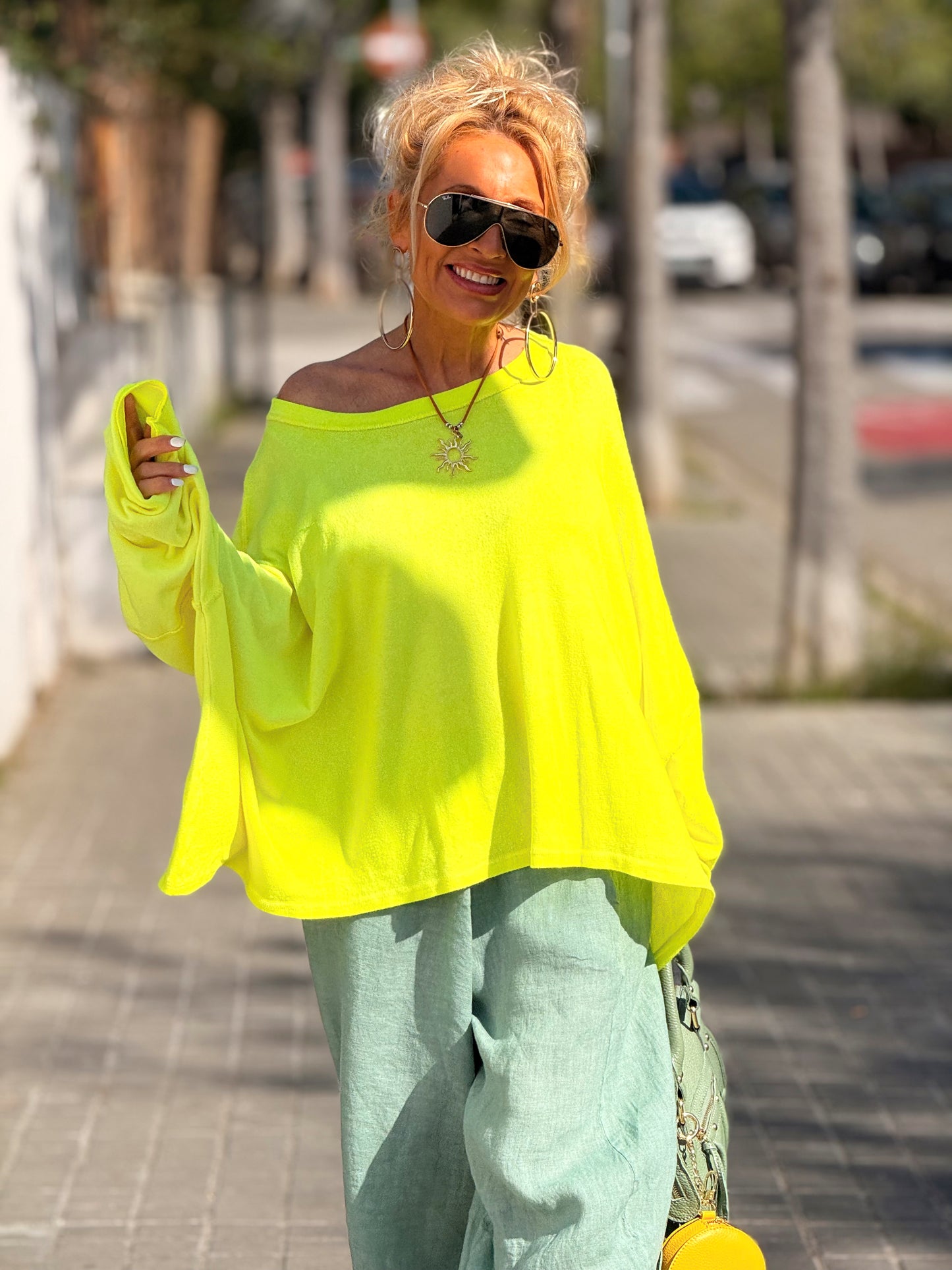 CAMISETA SUPER OVERSIZE SHILA NÉON MULTICOLOR