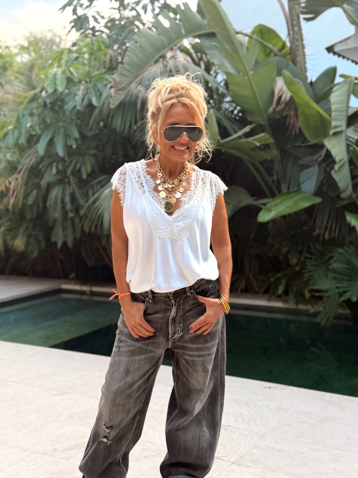 COLLAR CON INITIALE Y BRILLANTE BOHO DORADO