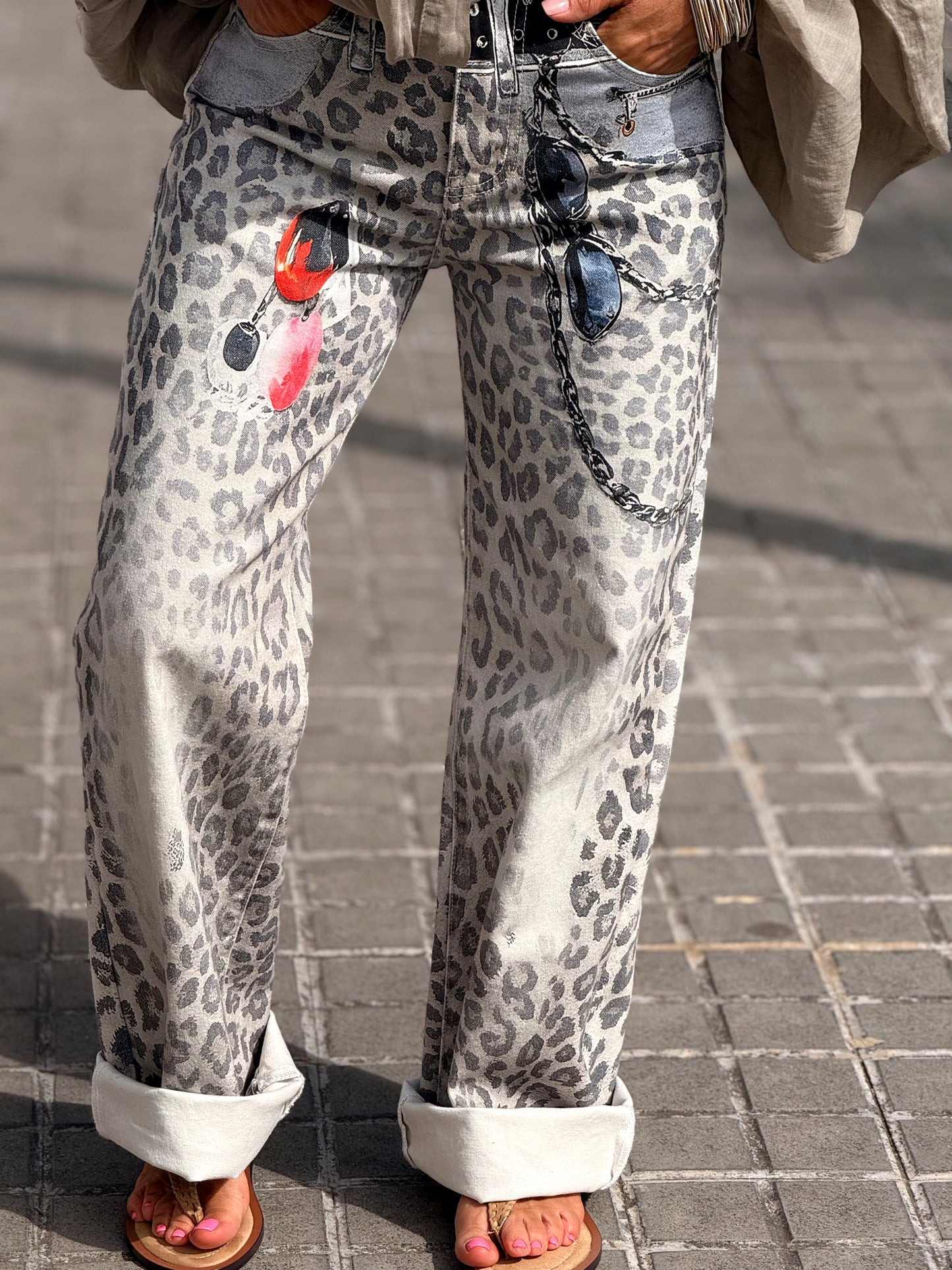 JEANS ESTAMPADO ANIMAL PRINT CRUDO
