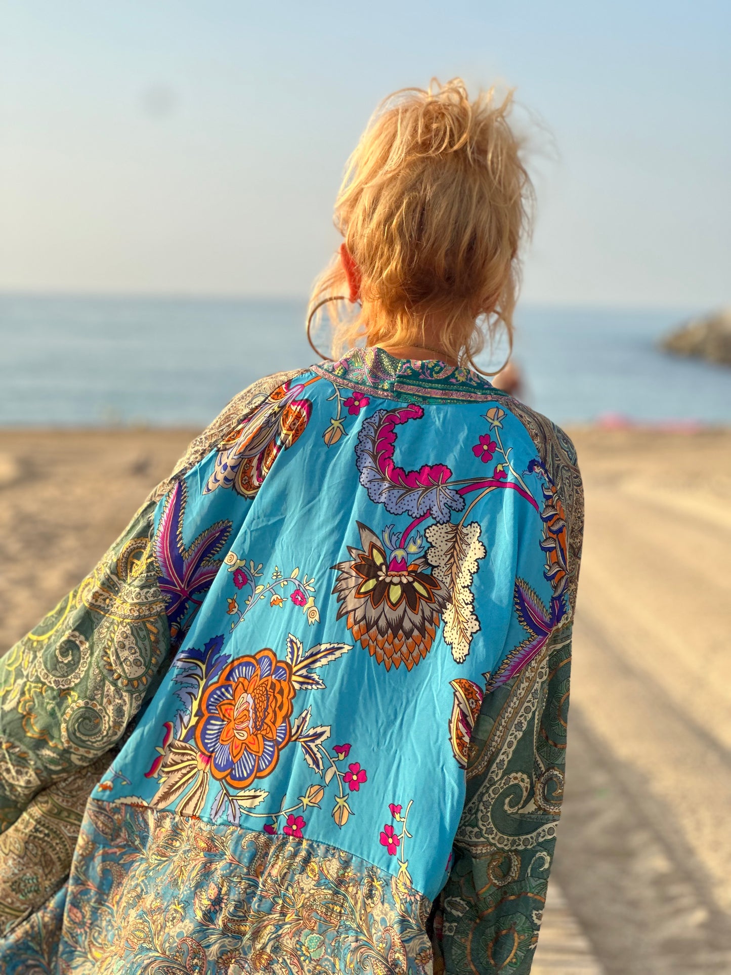 KIMONO OVERSIZE ESTAMPADO MANGA LARGA MULTICOLOR