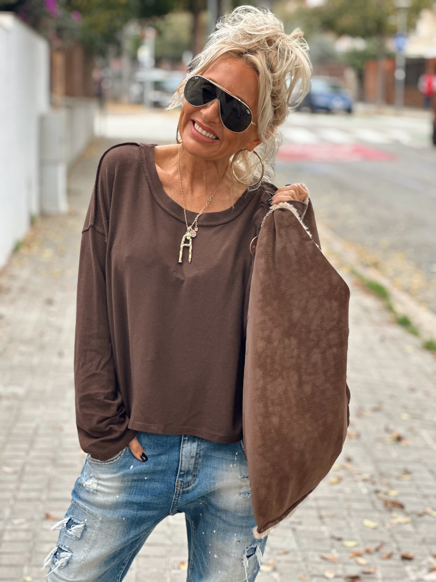 CAMISETA OVERSIZE SHILA MARRON