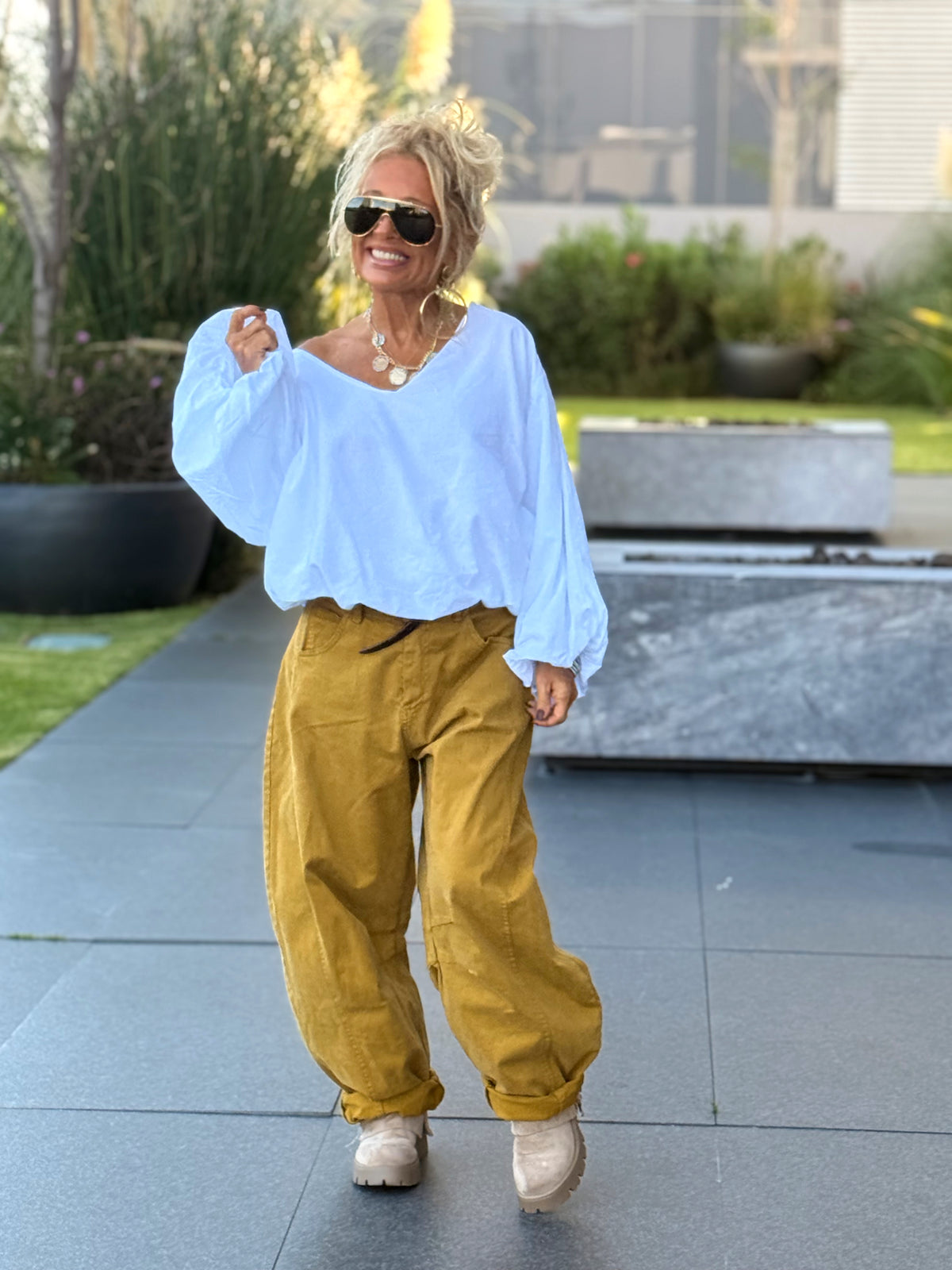 PANTALON CON CINTURÓN ANGELA MULTICOLOR