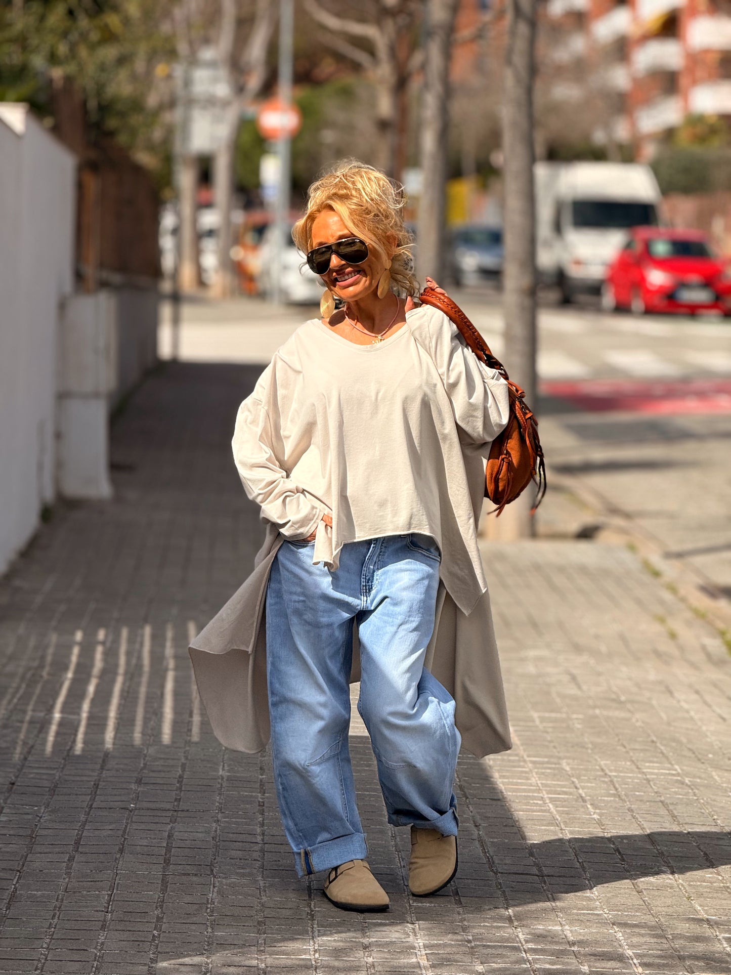 CAMISETA OVERSIZE ASIMÉTRICA MULTICOLOR