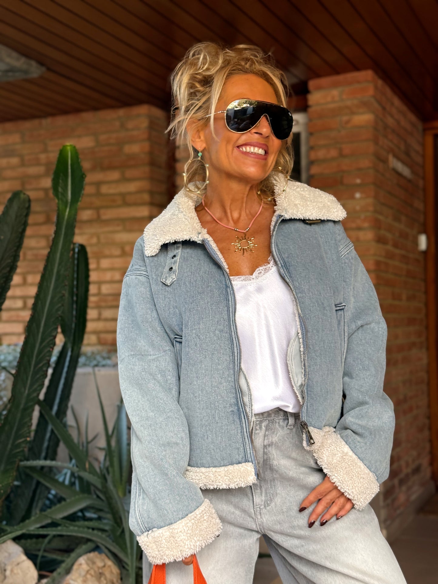 CAZADORA TEJANO CON FORRO PELO SINTÉTICO CRUDO