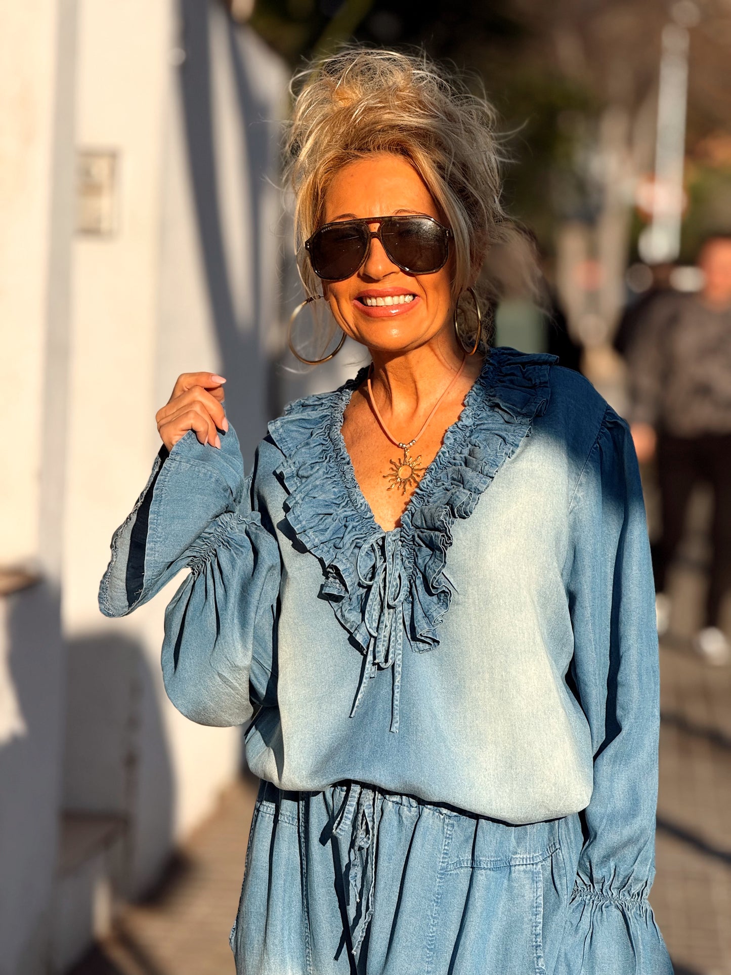 BLUSA VAQUEROS VOLANTE MULTICOLOR