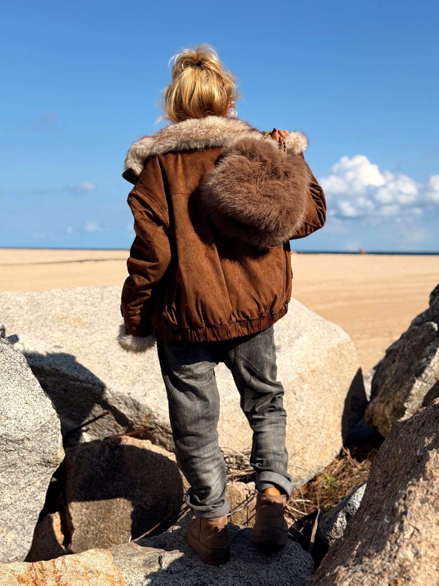 CHAQUETA GAMUZA DE PELO SINTÉTICO REVERSIBLE MARRON