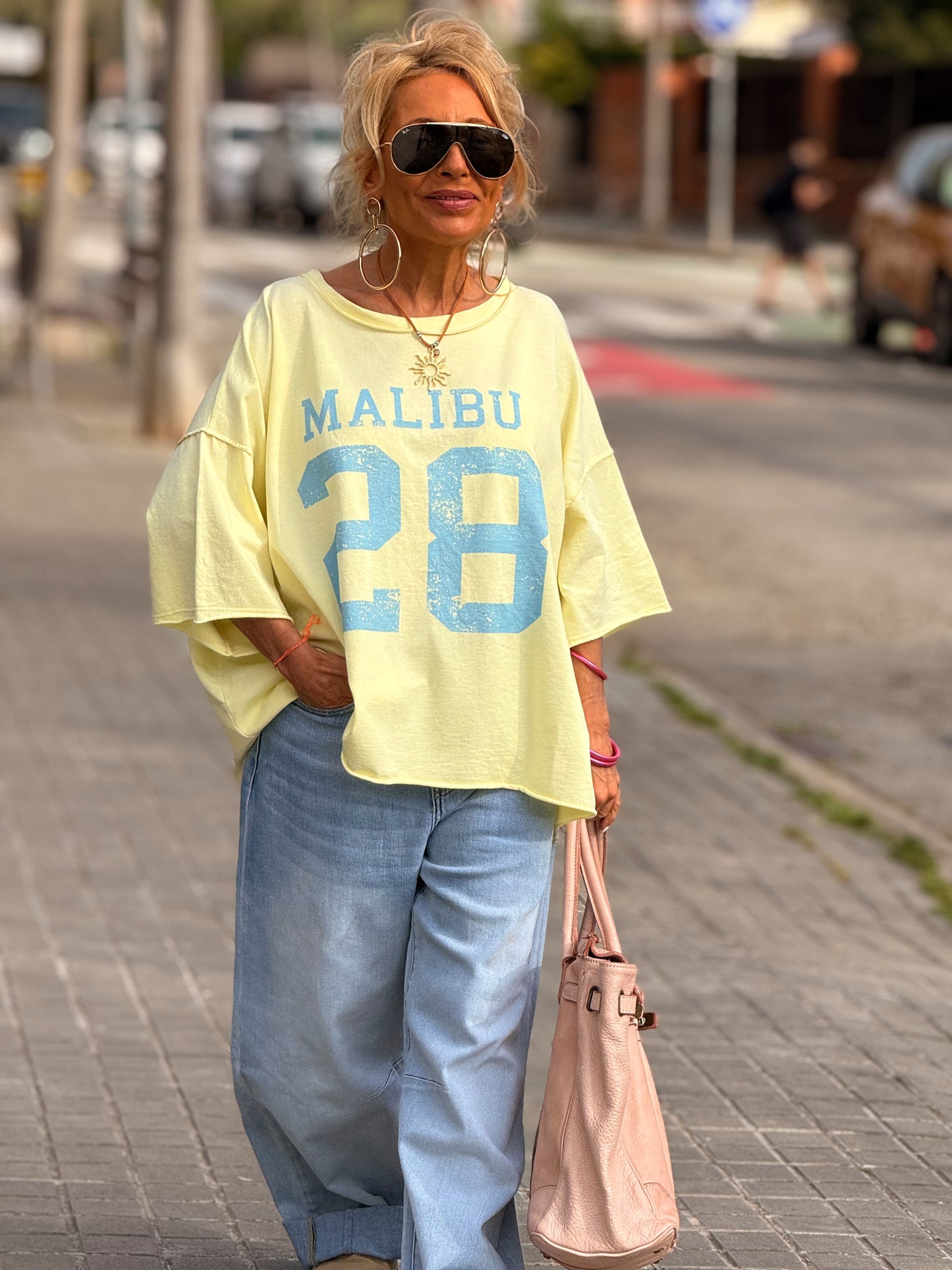 CAMISETA SUPER OVERSIZE DESGASTADA MALIBU MULTICOLOR