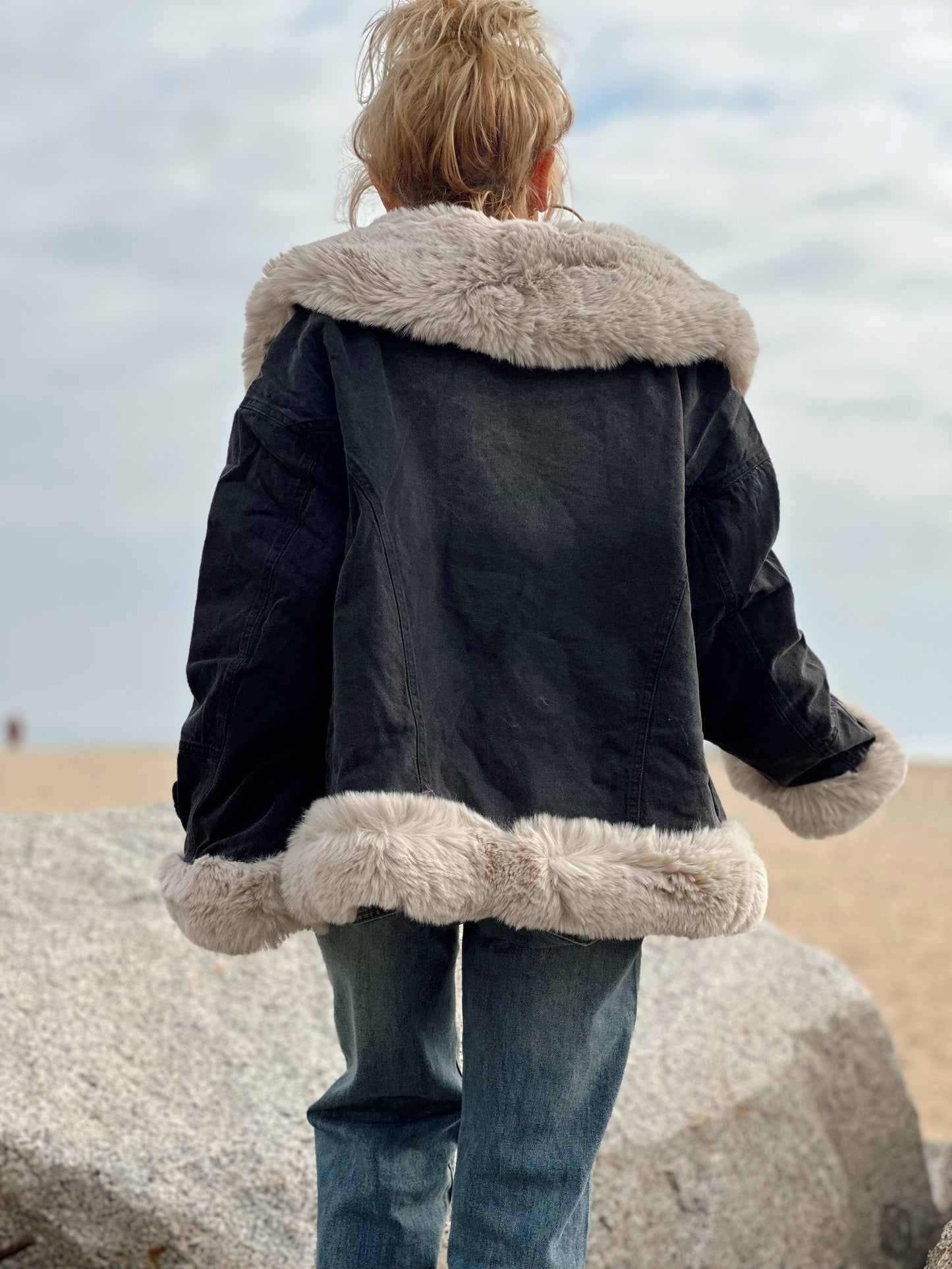 CHAQUETA MAGUY VAQUERO-PELO SINTÉTICO GRIS