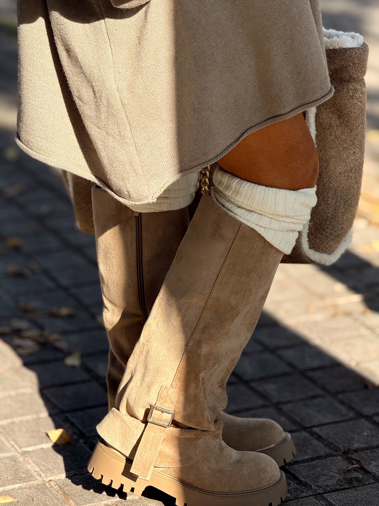 BOTAS LARGO ANTE MOTERO BEIGE