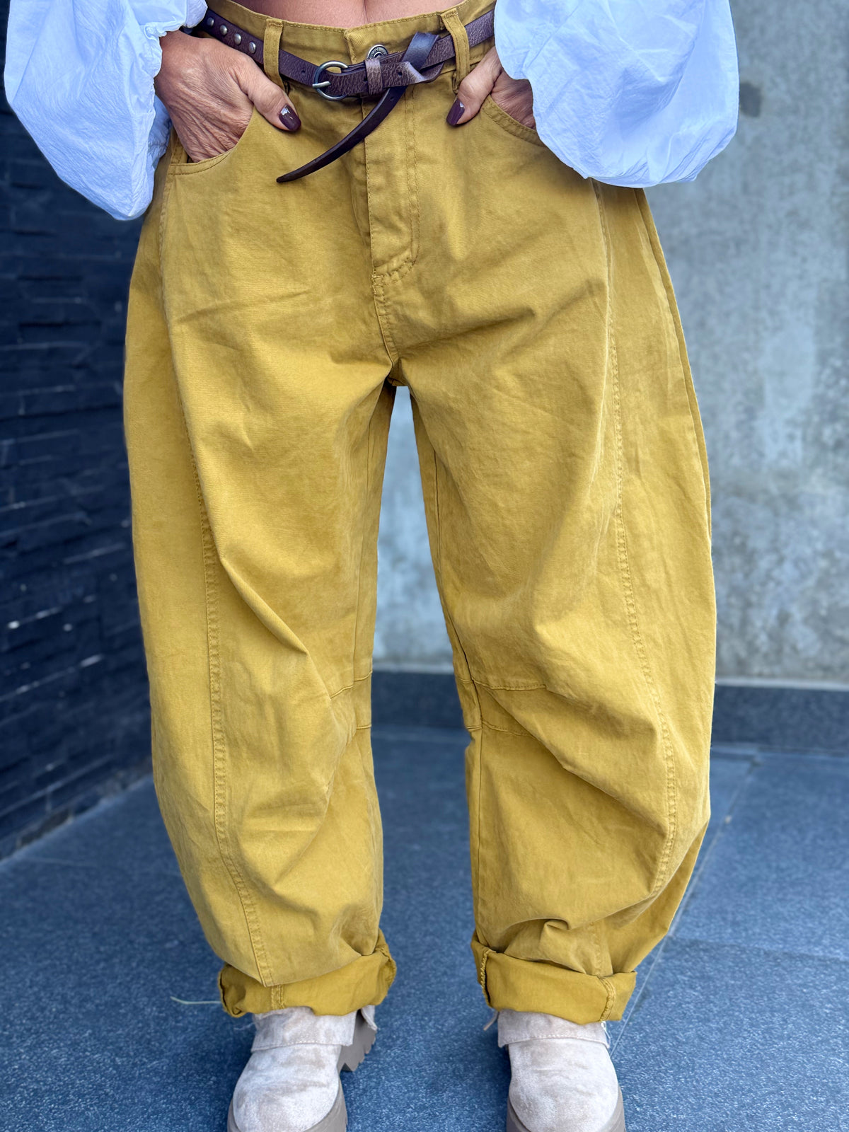 PANTALON CON CINTURÓN ANGELA MULTICOLOR