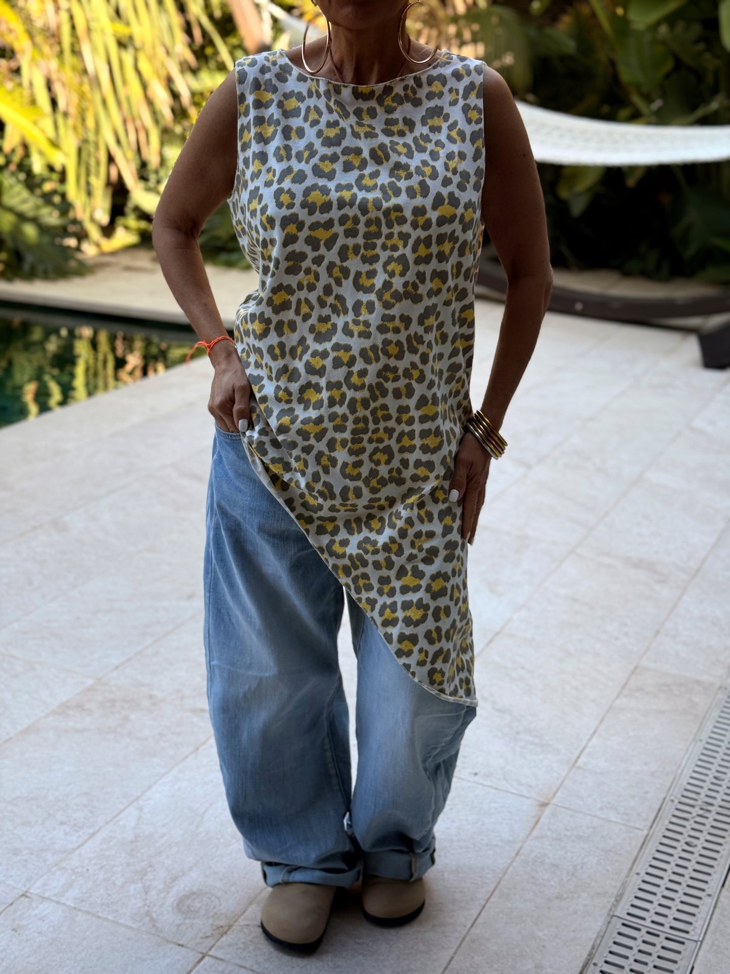 TOP ASIMÉTRICO ANIMAL PRINT