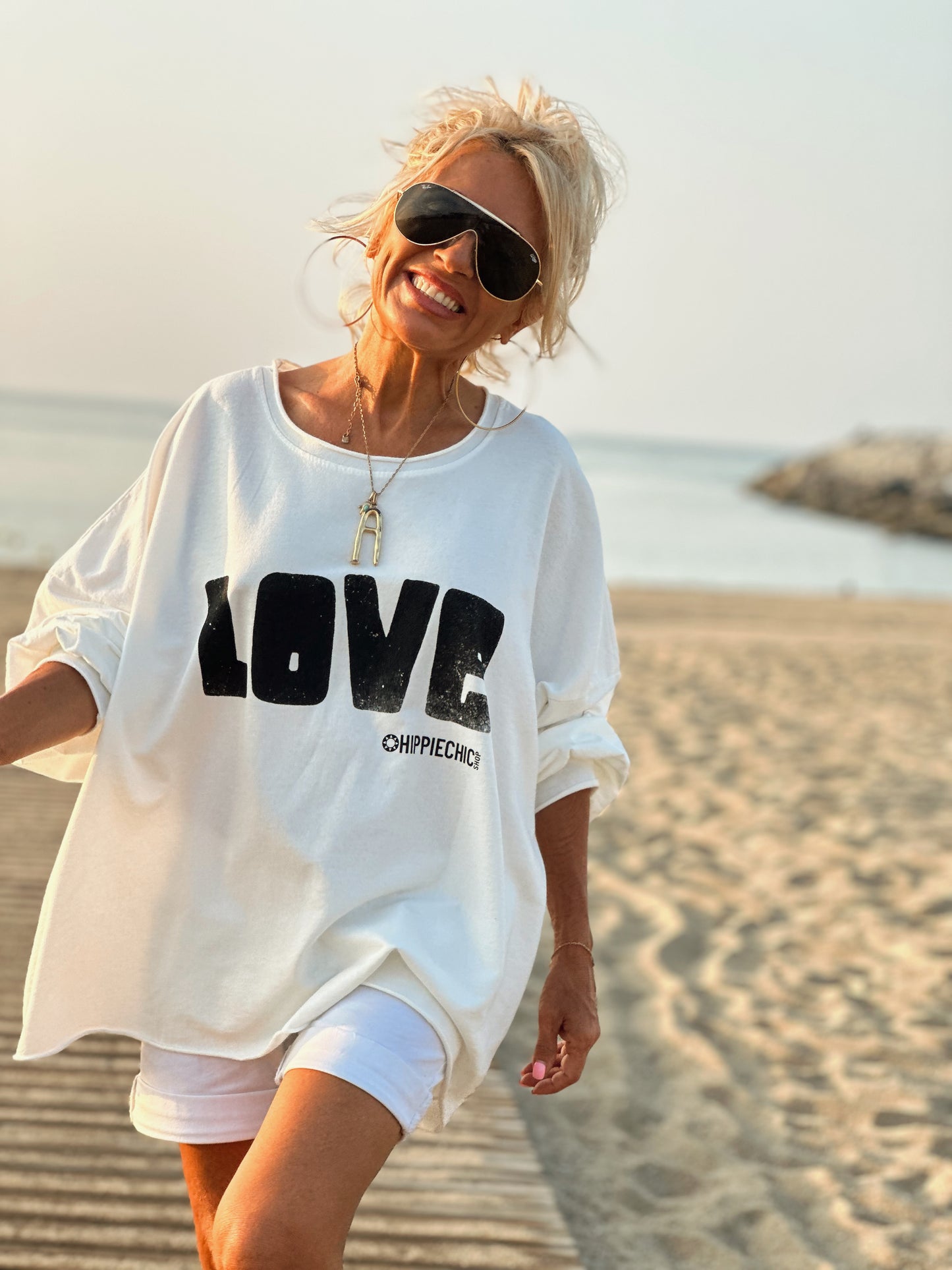 SUDADERA OVERSIZE LOVE BLANCO