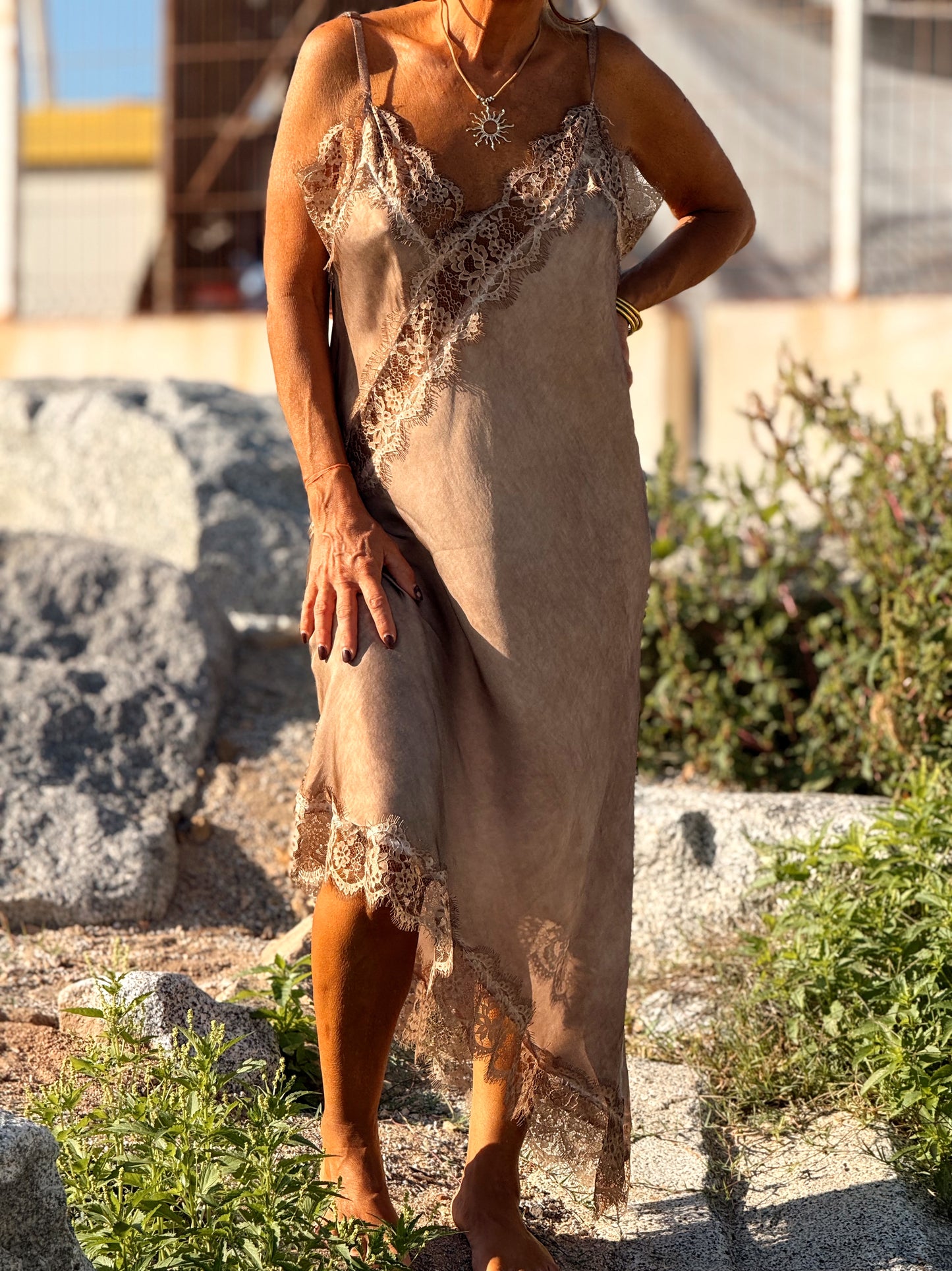 VESTIDO LENCERO ASIMÉTRICO MULTICOLOR