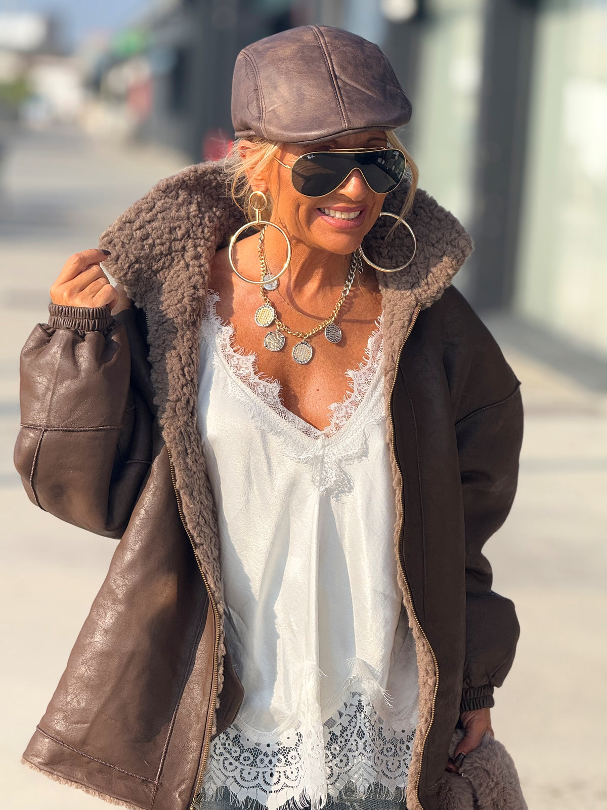 CHAQUETA OVERSIZE REVERSIBLE MOKA