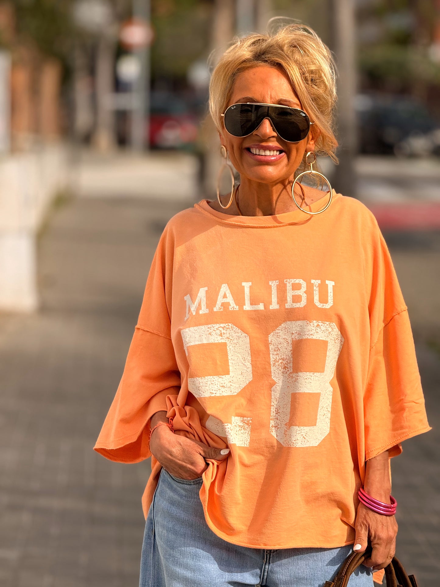 CAMISETA SUPER OVERSIZE DESGASTADA MALIBU MULTICOLOR