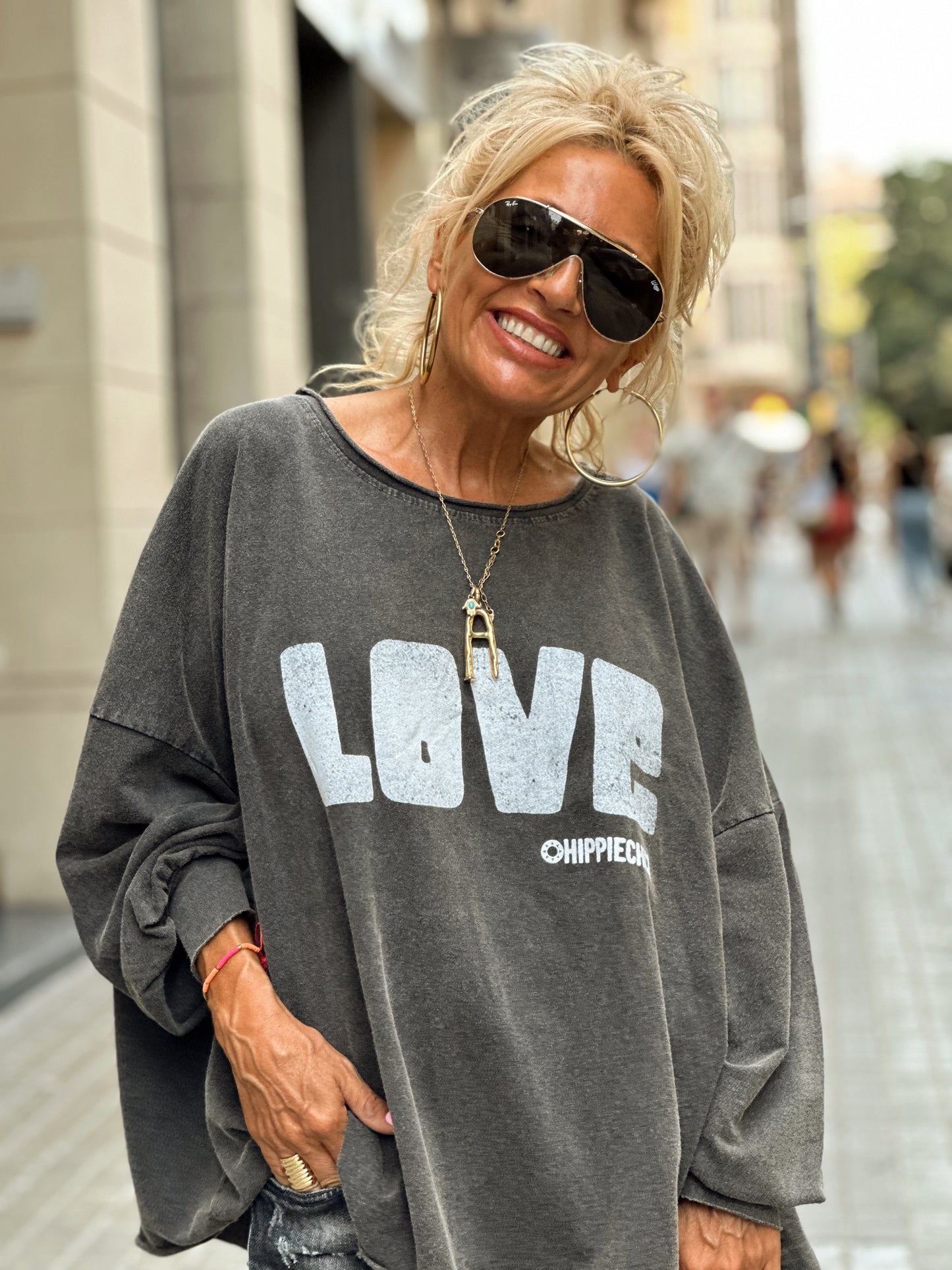 SUDADERA OVERSIZE LOVE GRIS ANTRACITA