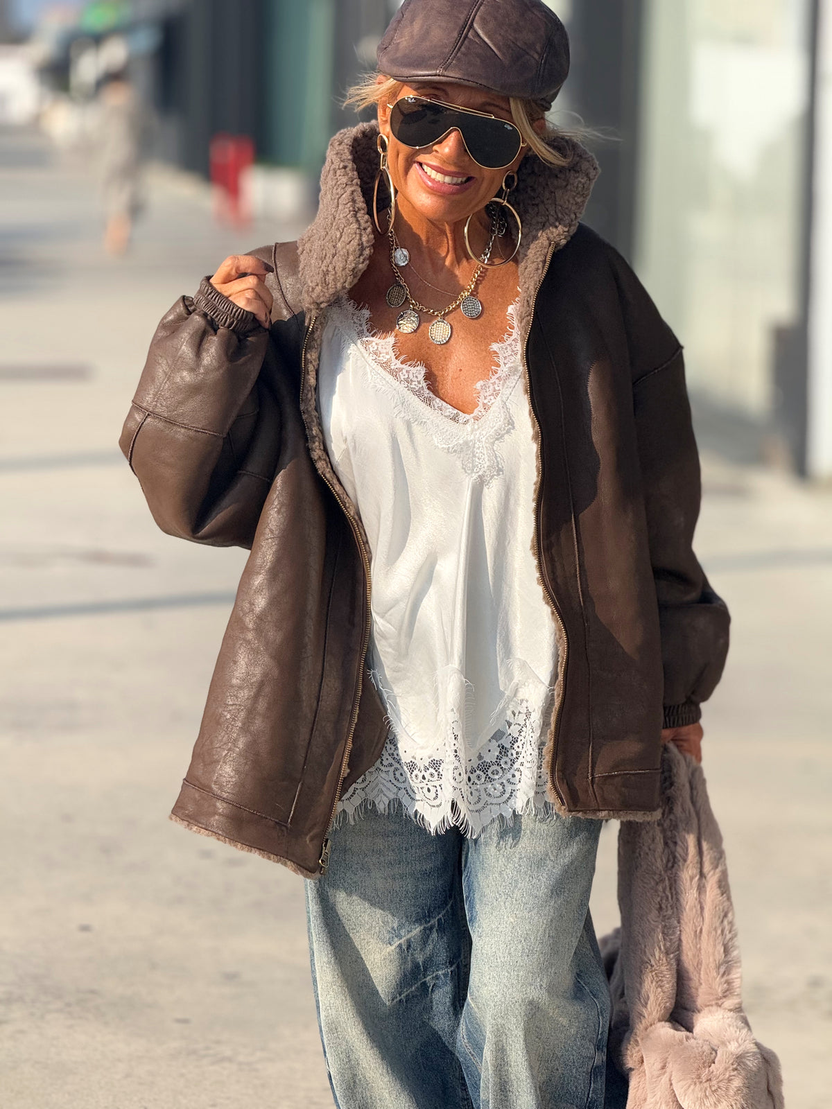 CHAQUETA OVERSIZE REVERSIBLE MOKA