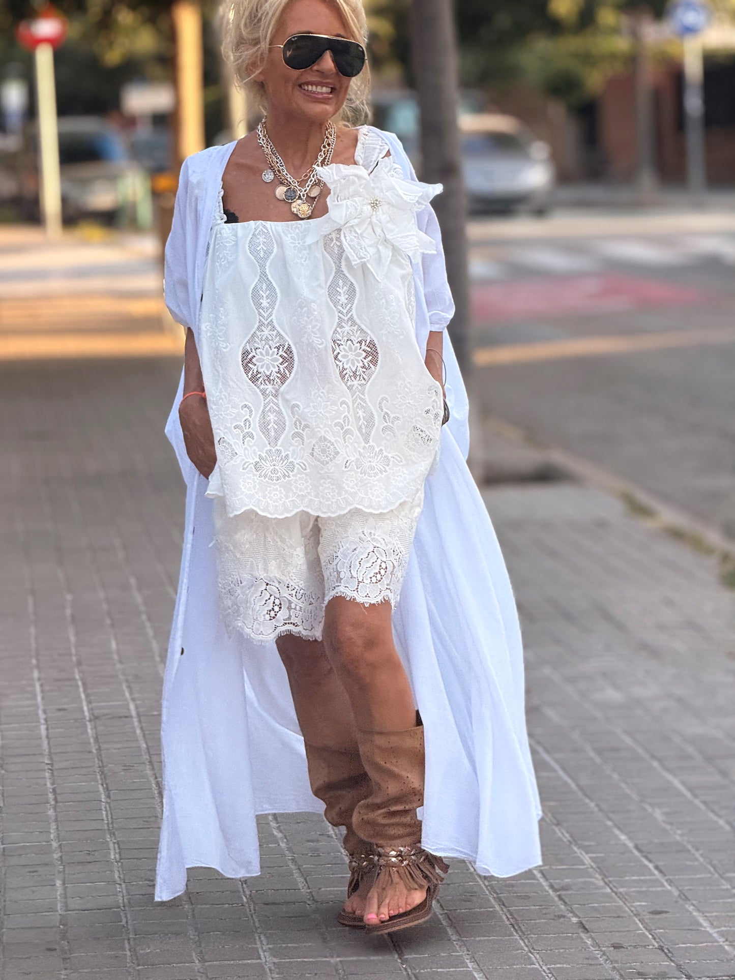 TOP LENCERO CON FLOR CHLOÉ BLANCO