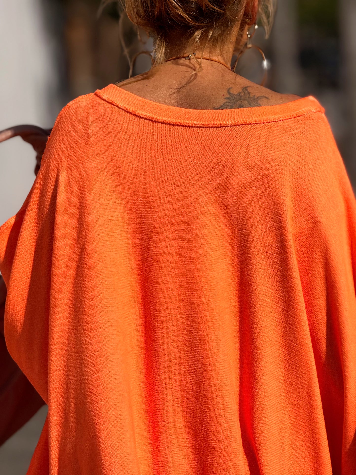 CAMISETA SUPER OVERSIZE SHILA NÉON MULTICOLOR