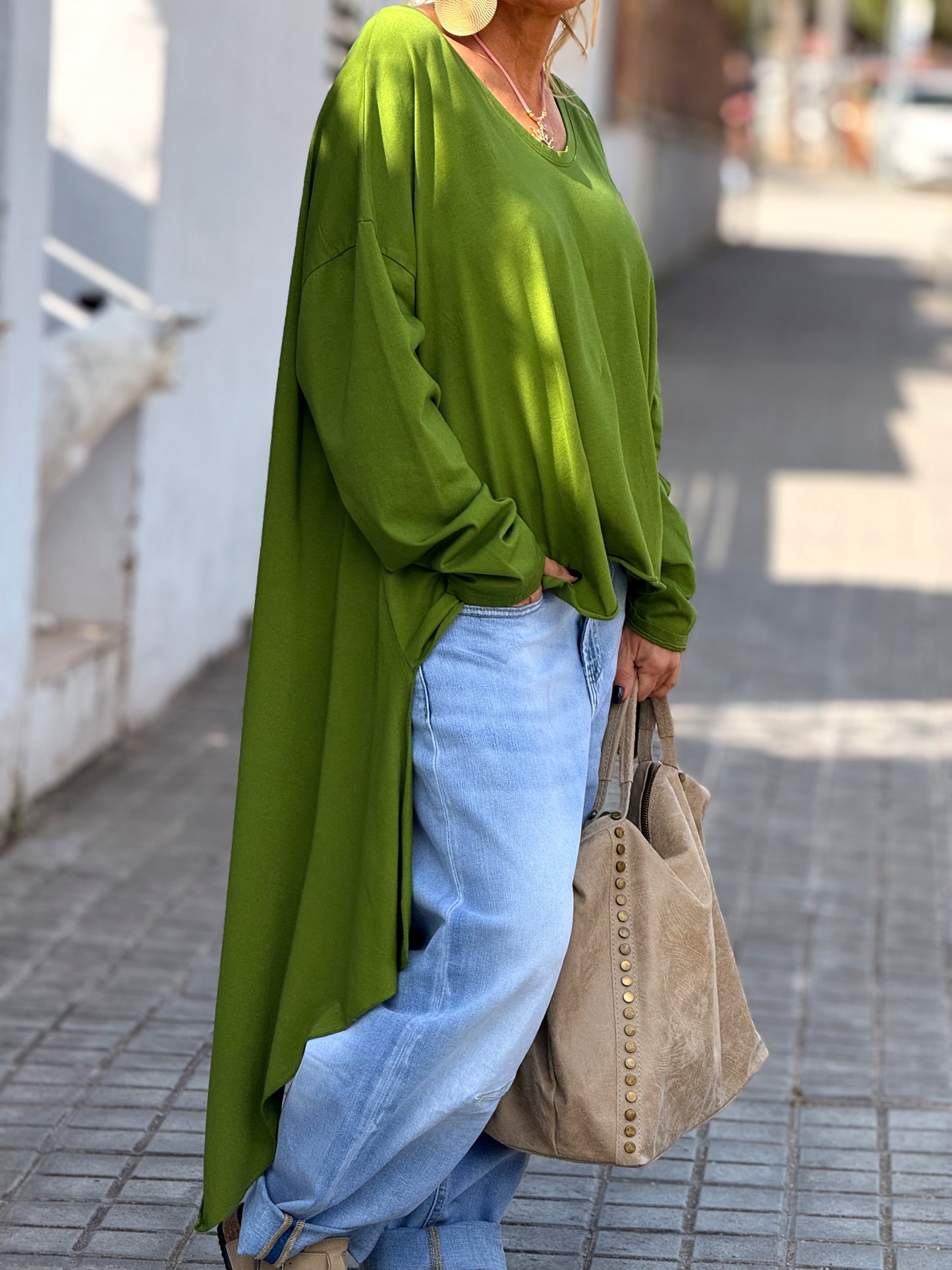 CAMISETA OVERSIZE ASIMÉTRICA MULTICOLOR