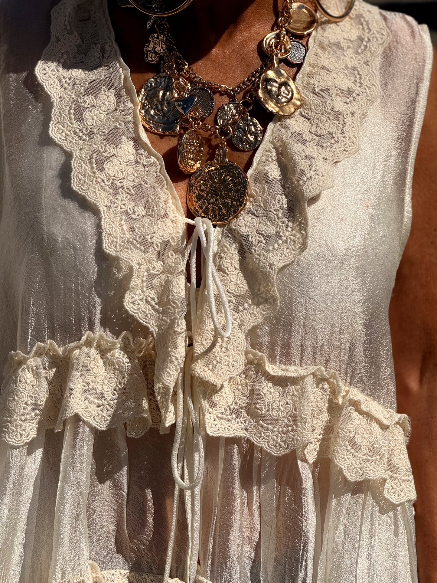 TOP-BLUSA ENCAJE VAINILLA