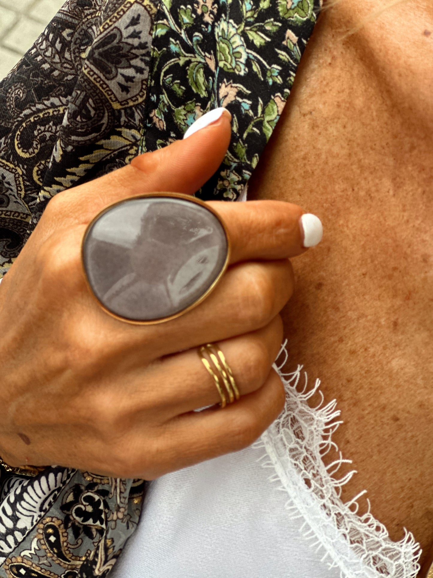 ANILLO PEDRA METALIZADO GRIS