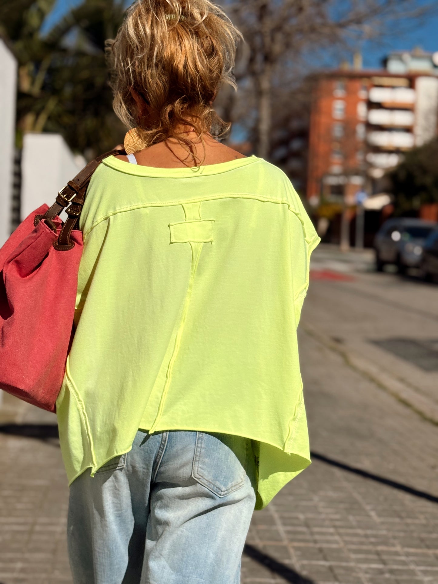 CAMISETA ASIMÉTRICA SACHA MULTICOLOR