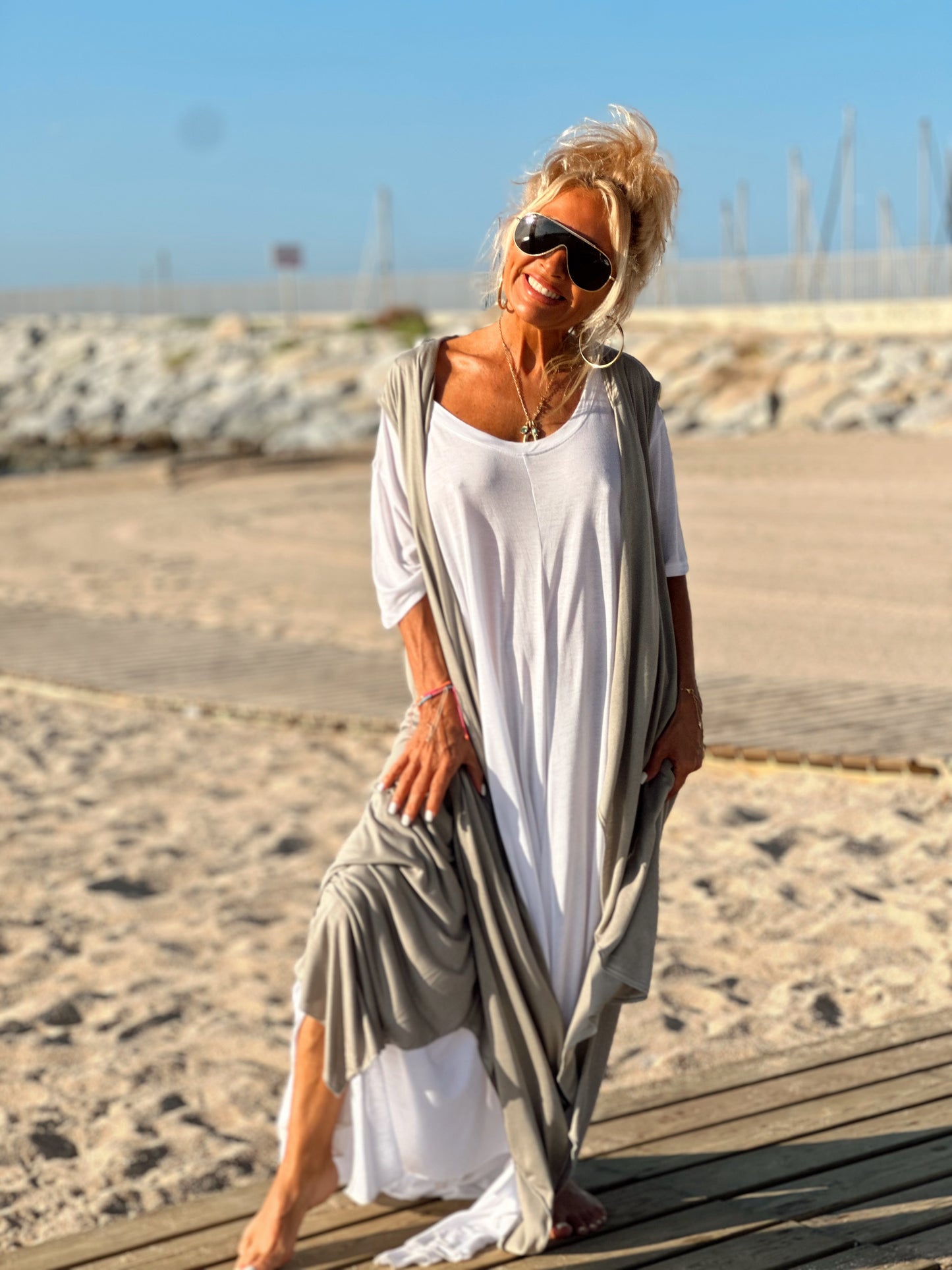 CONJUNTO OVERSIZE VESTIDO-CHALECO BRIGITTE TOPO