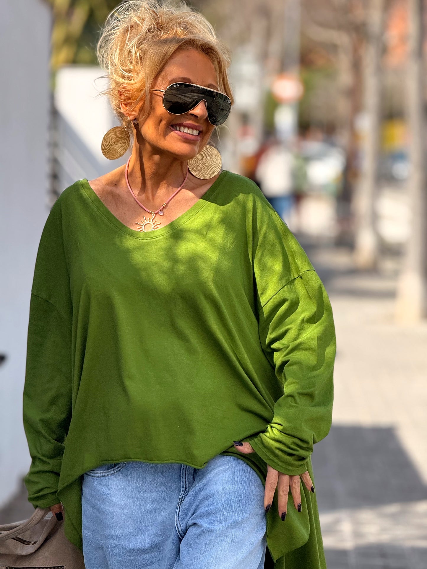 CAMISETA OVERSIZE ASIMÉTRICA MULTICOLOR