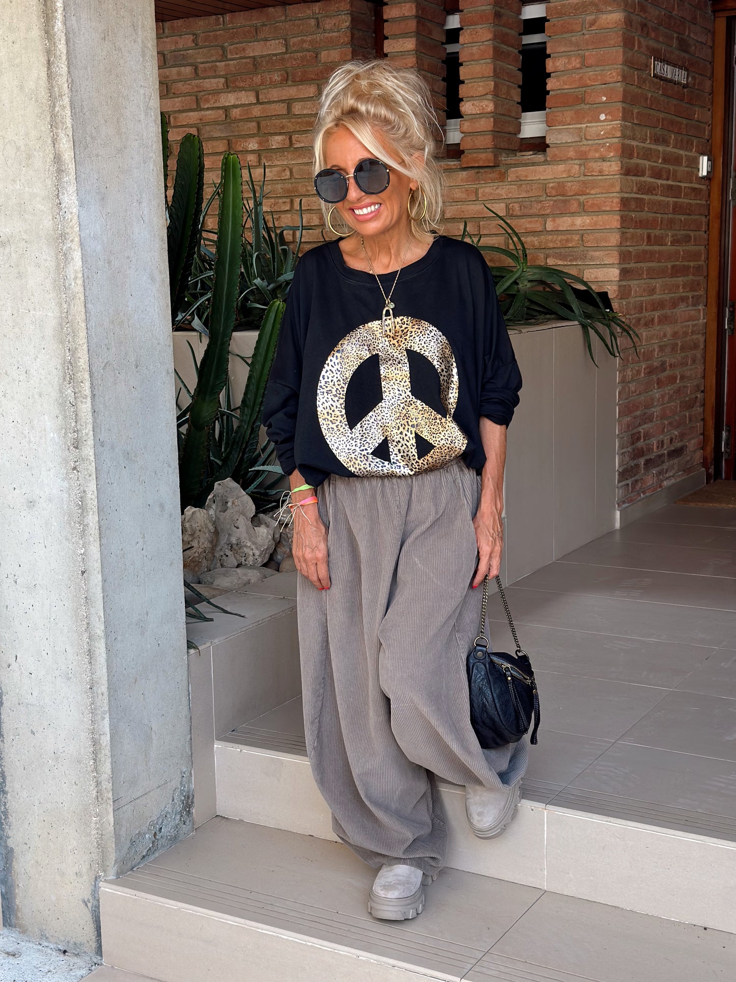 PANTALON  DE PANA OVERSIZE FIONA TOPO