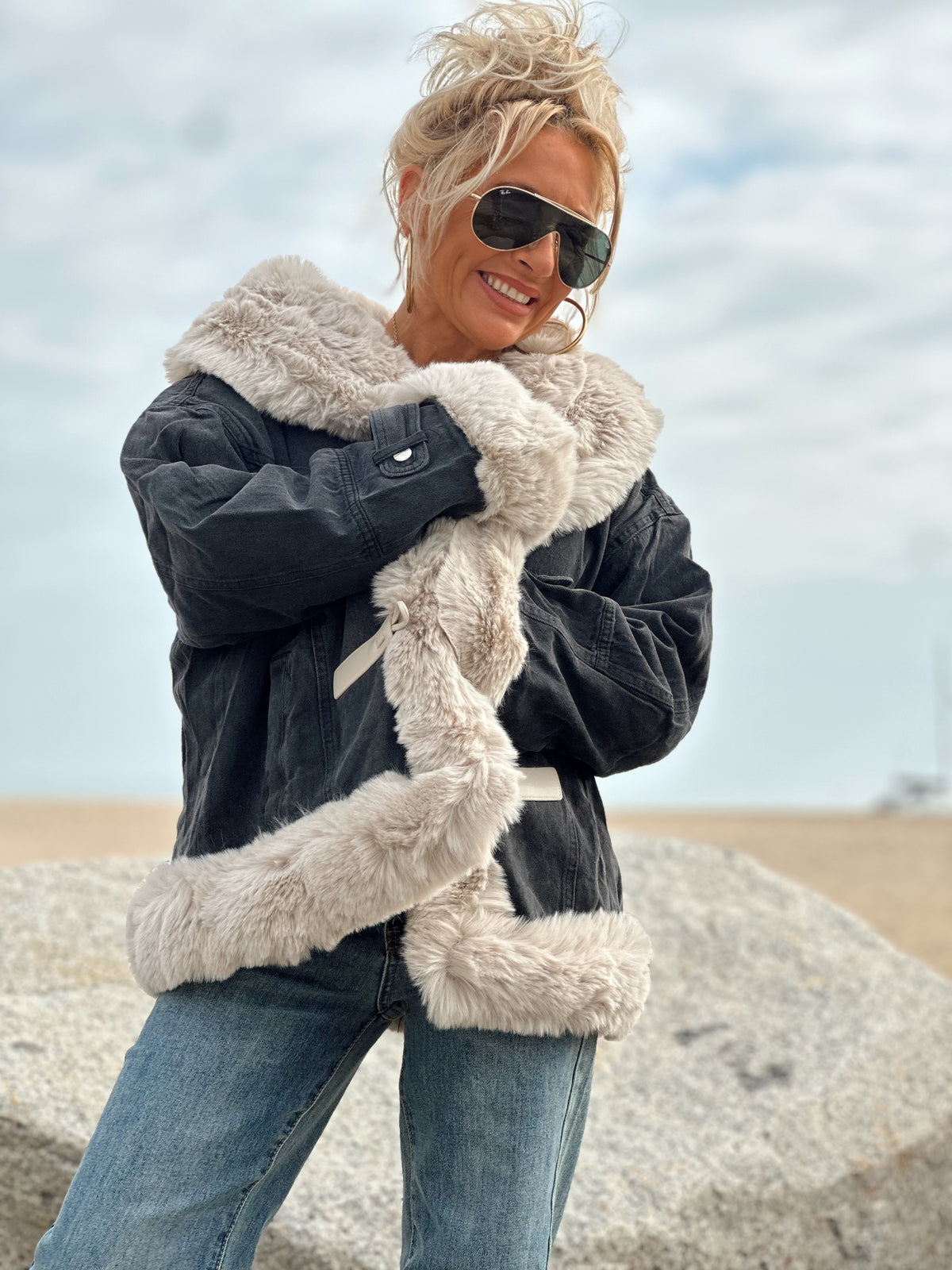 CHAQUETA MAGUY VAQUERO-PELO SINTÉTICO GRIS