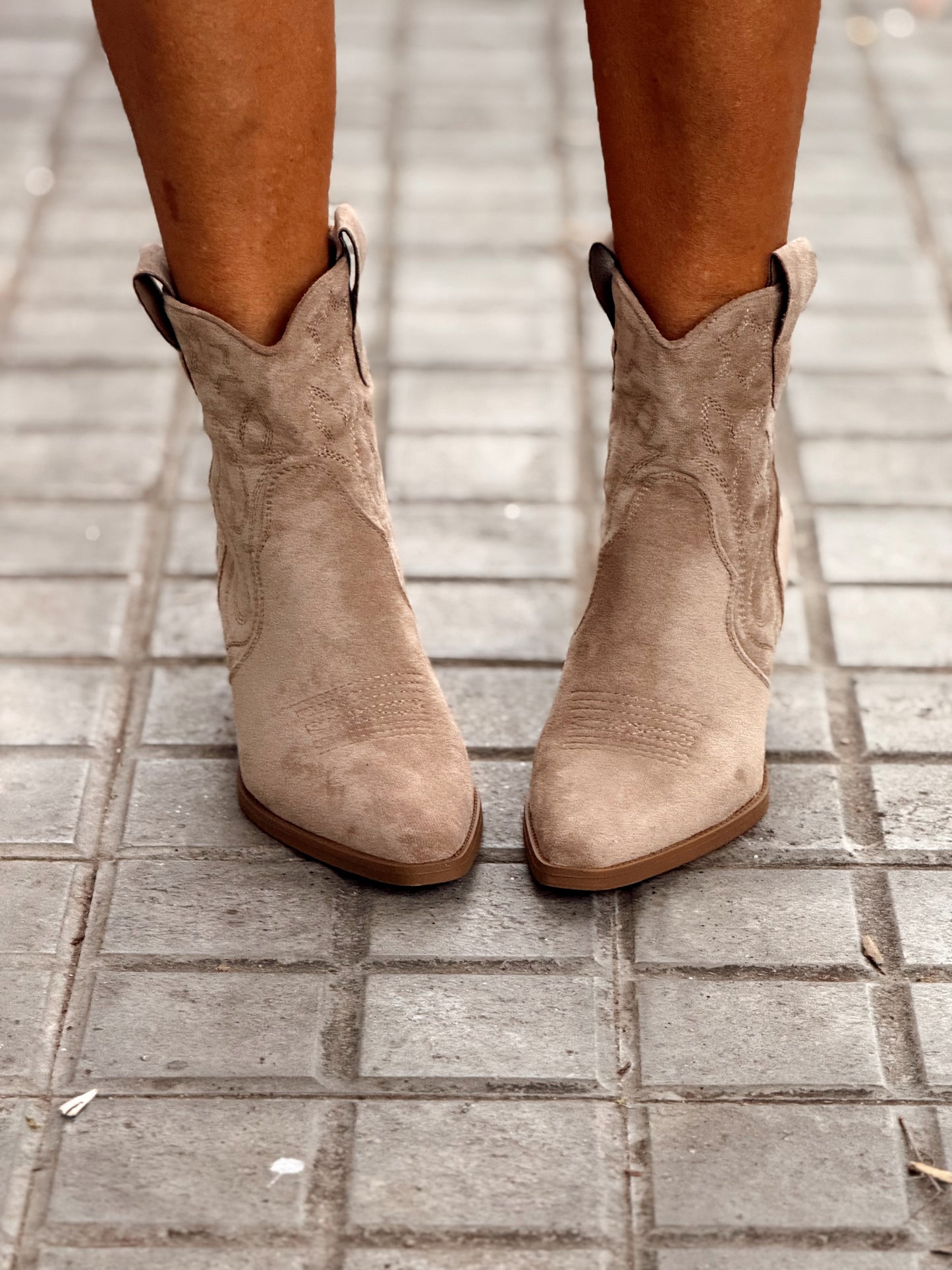 BOTAS CORTA COWBOW BEIGE