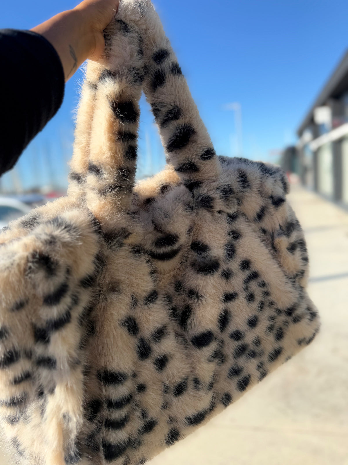 BOLSO XL PELO SINTÉTICO ANIMAL PRINT