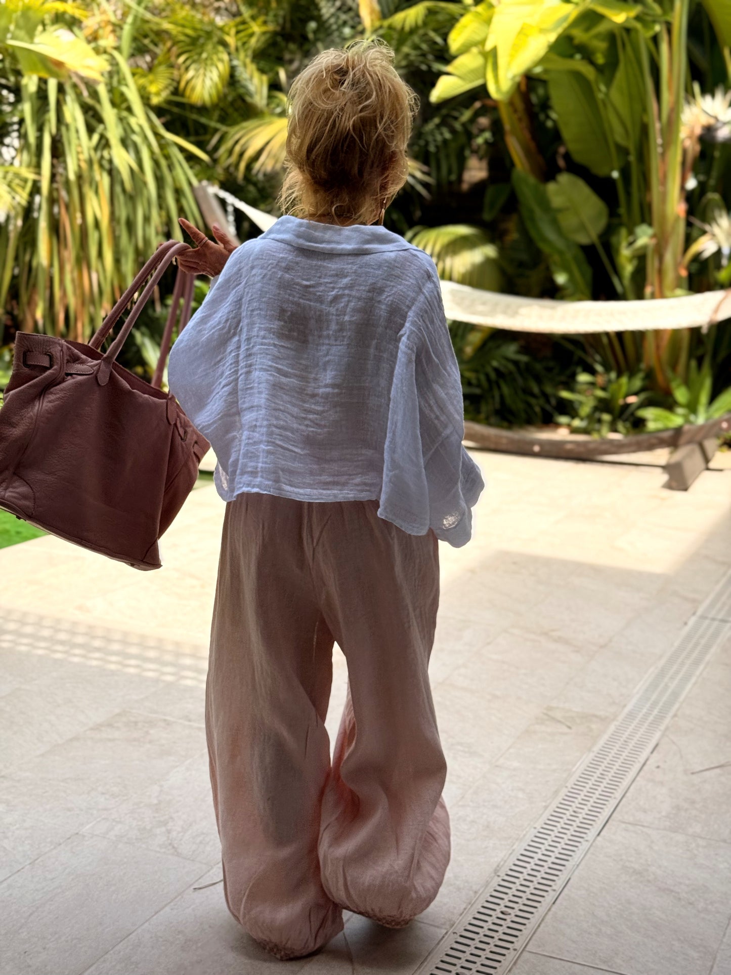 PANTALON OVERSIZE CON ENCAJE MULTICOLOR